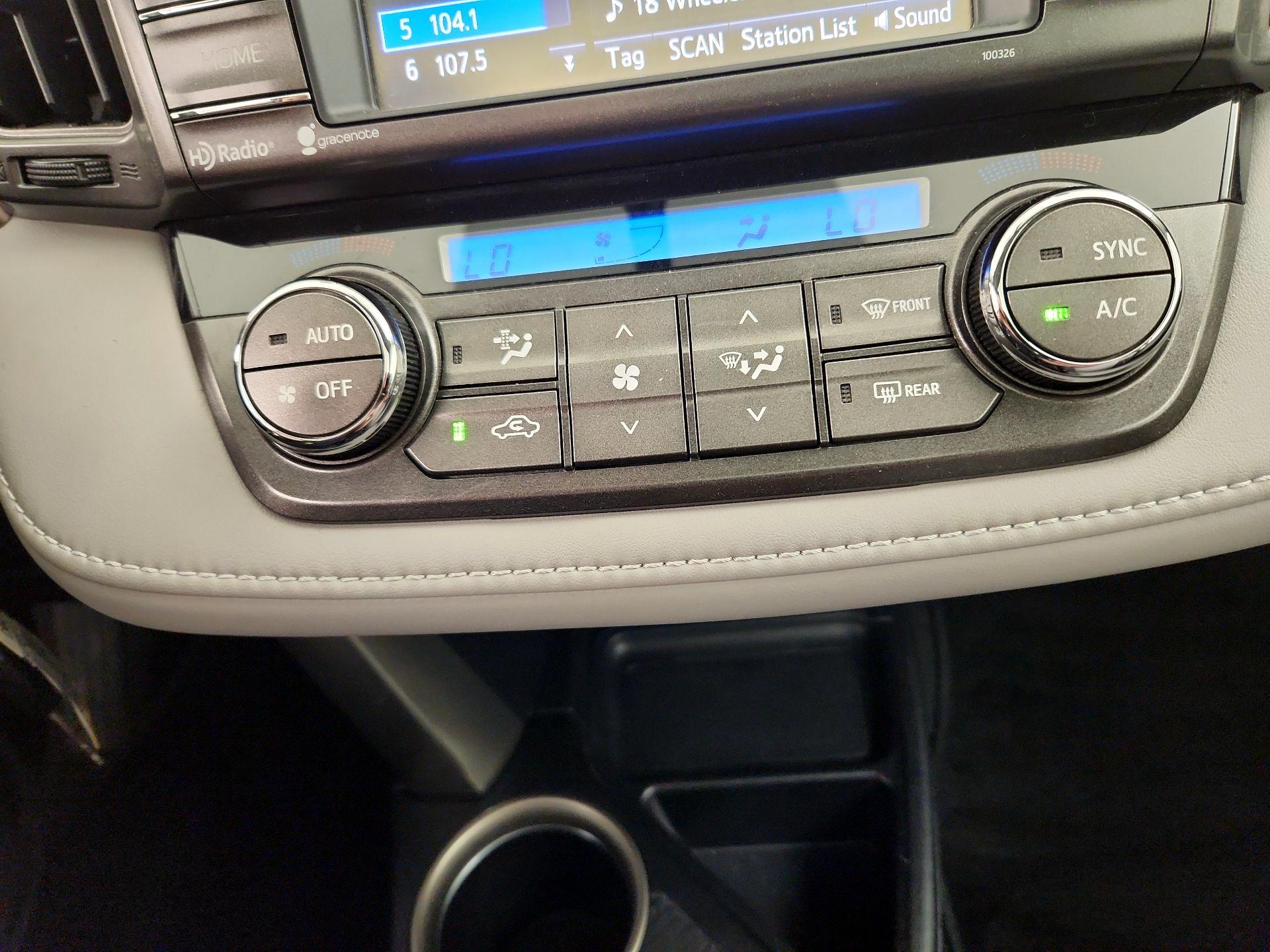 Thumbnail: 2015 Toyota RAV4 - 16