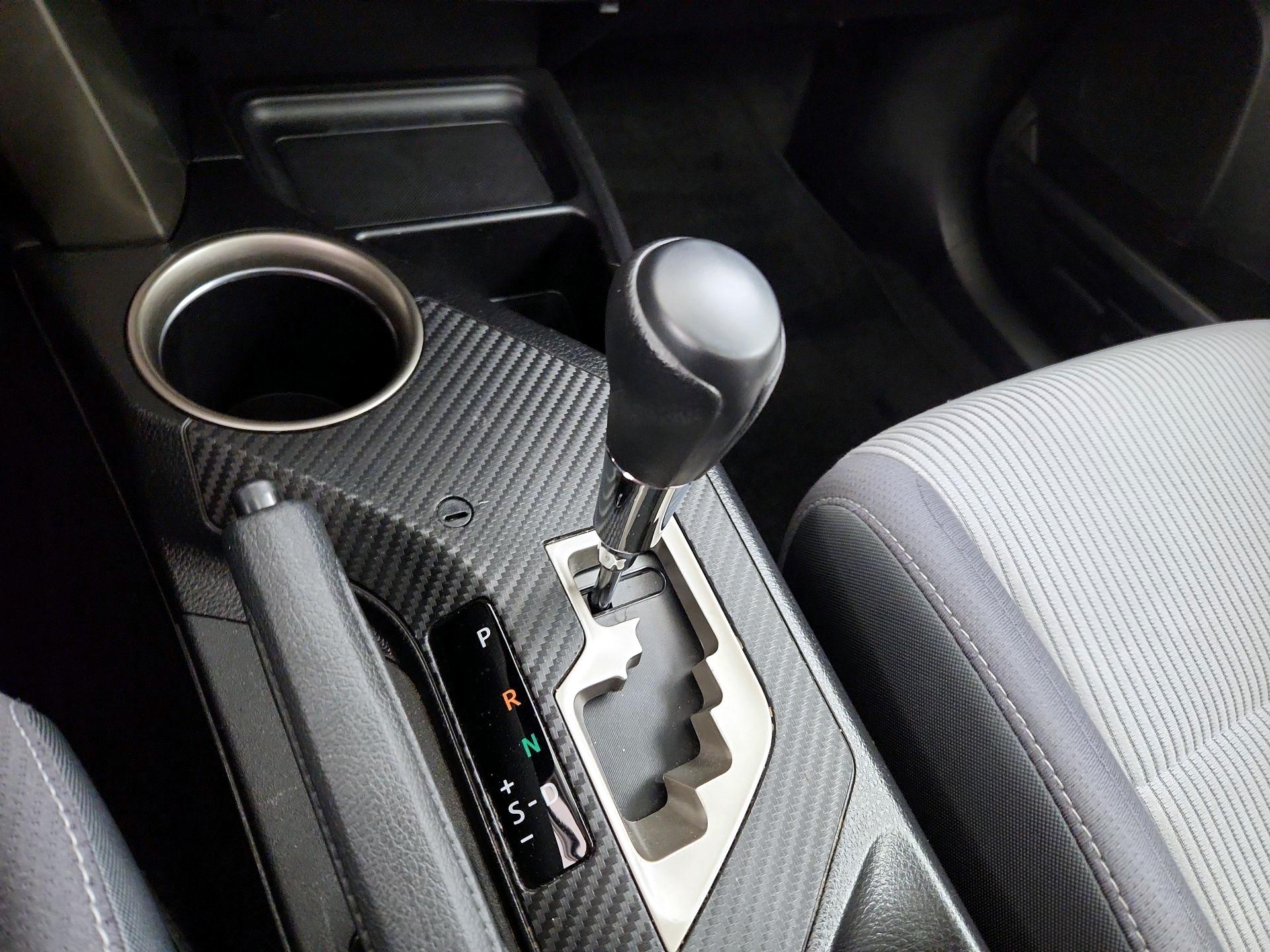 Thumbnail: 2015 Toyota RAV4 - 17