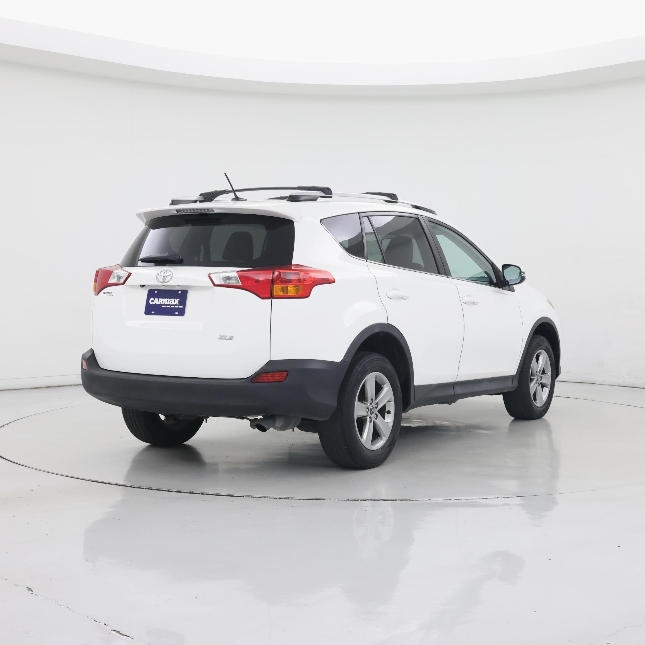 Thumbnail: 2015 Toyota RAV4 - 8