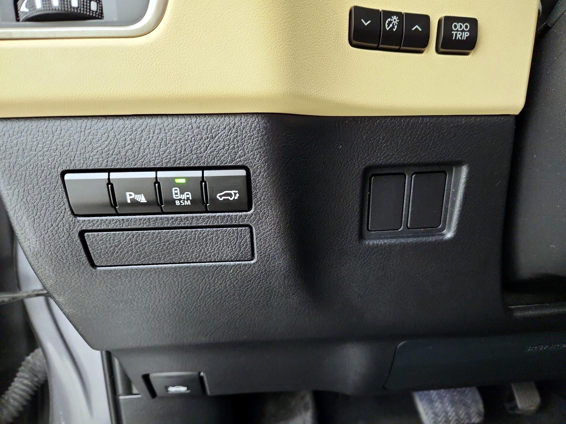 Thumbnail: 2015 Lexus NX - 13