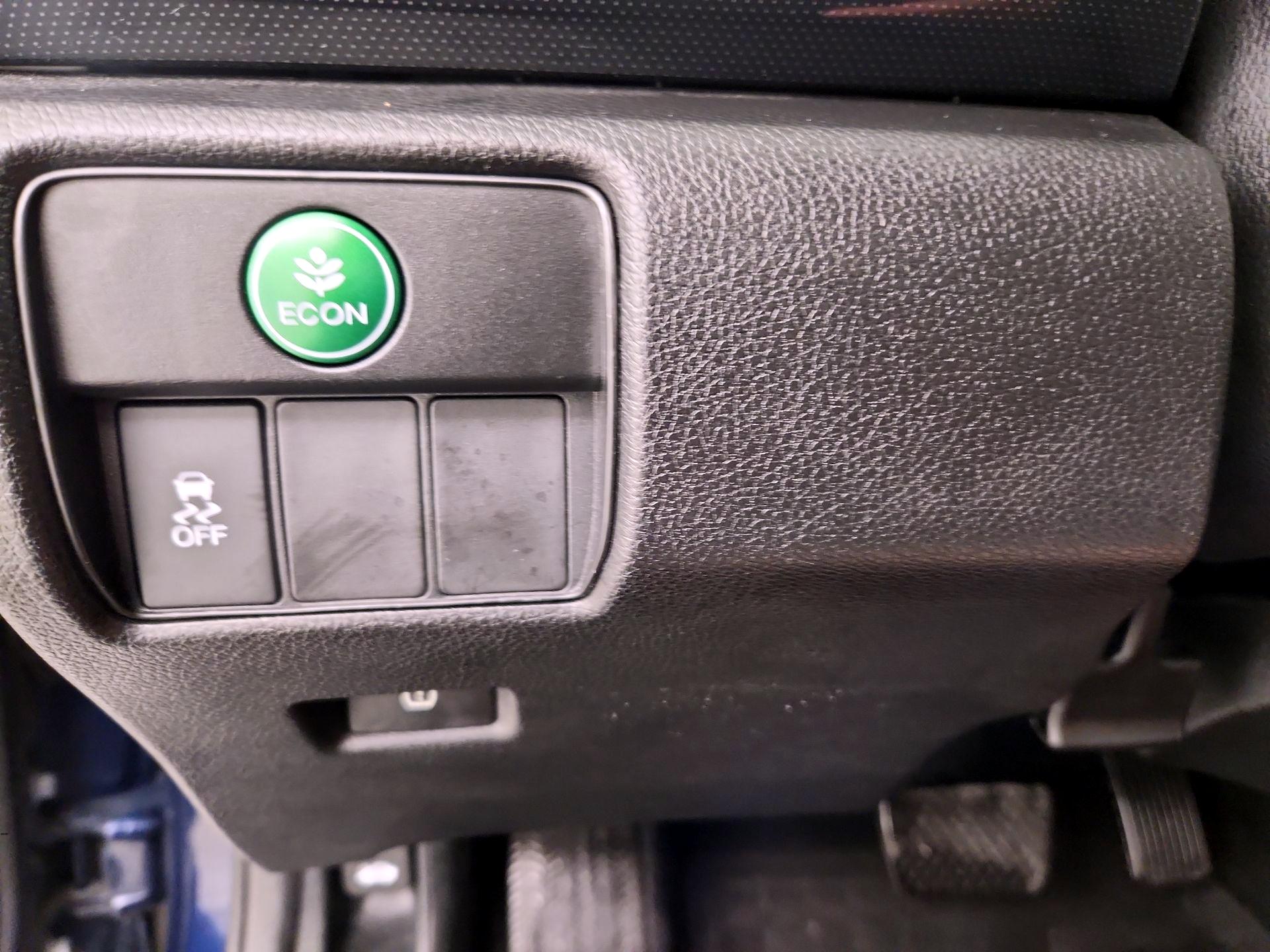 Thumbnail: 2015 Honda Accord - 13