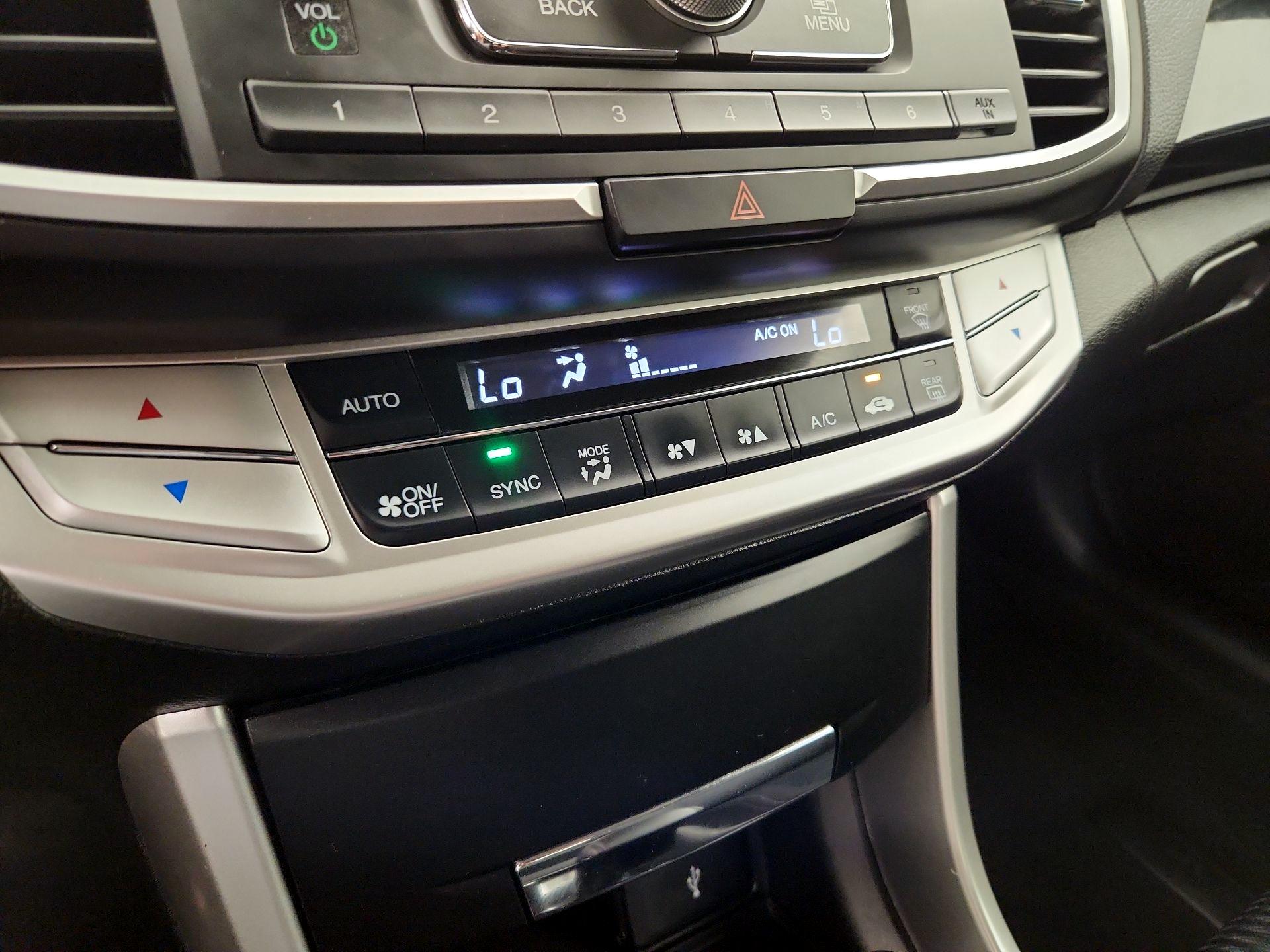 Thumbnail: 2015 Honda Accord - 16