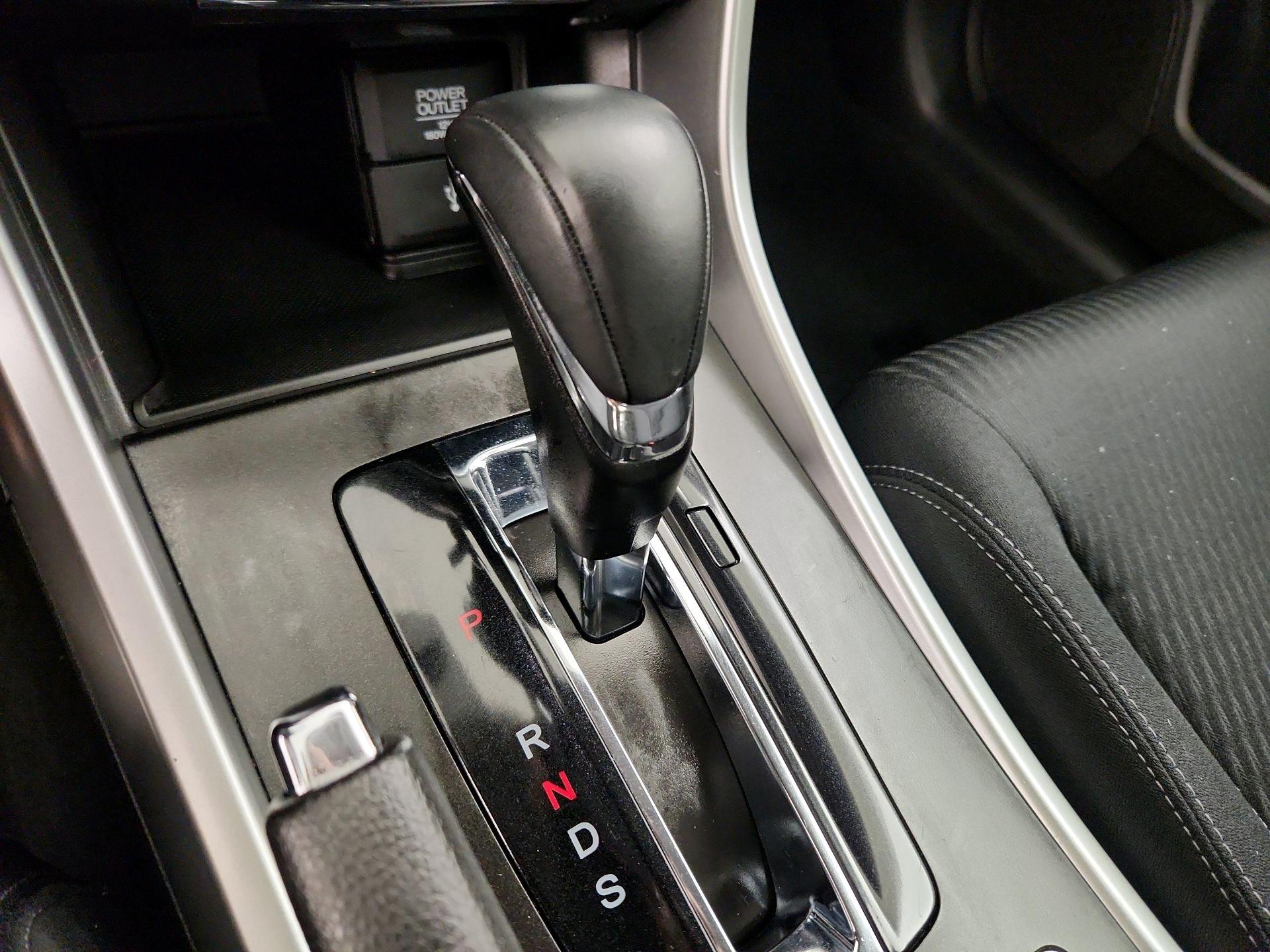 Thumbnail: 2015 Honda Accord - 17