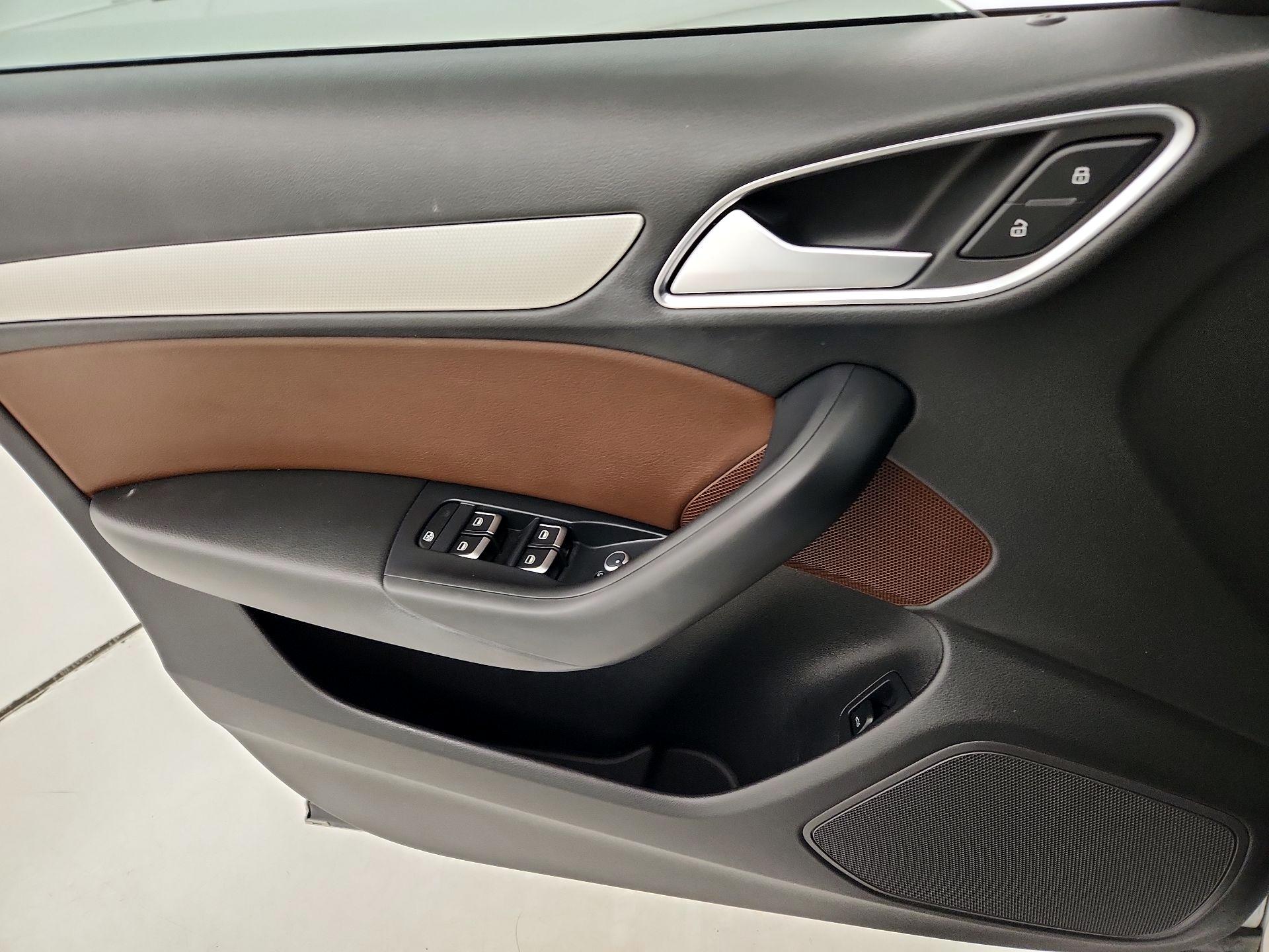 Thumbnail: 2018 Audi Q3 - 12