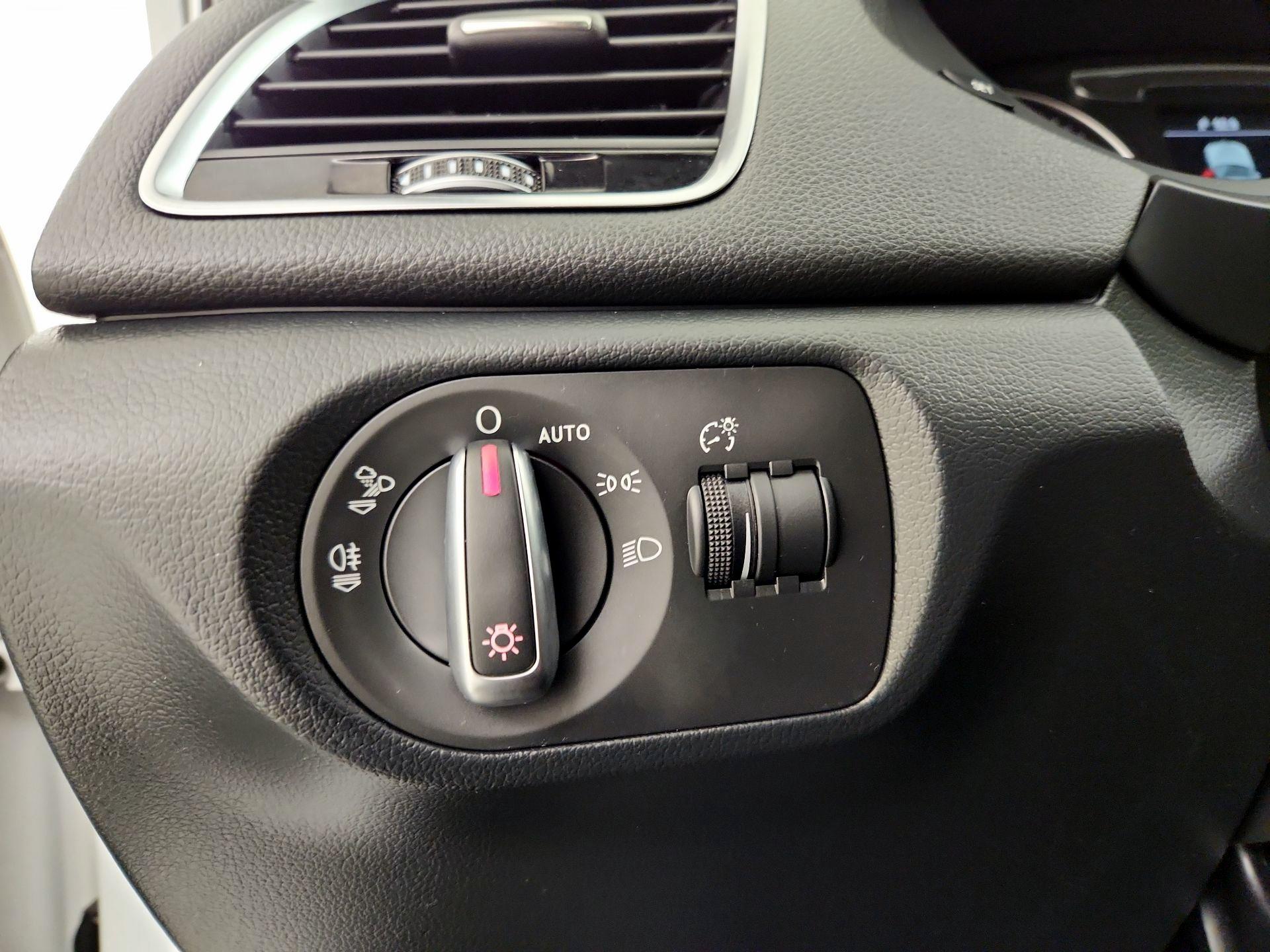 Thumbnail: 2018 Audi Q3 - 13