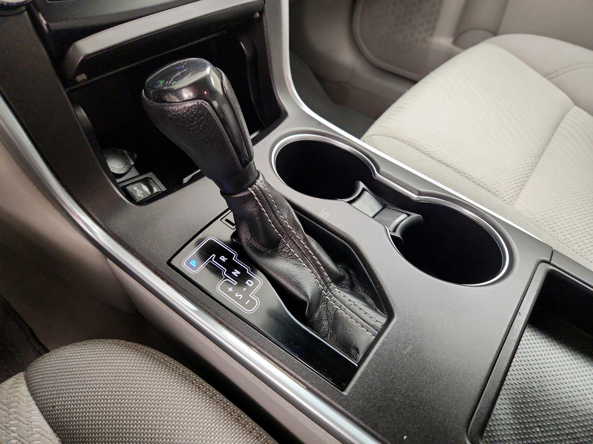 Thumbnail: 2015 Toyota Camry - 17