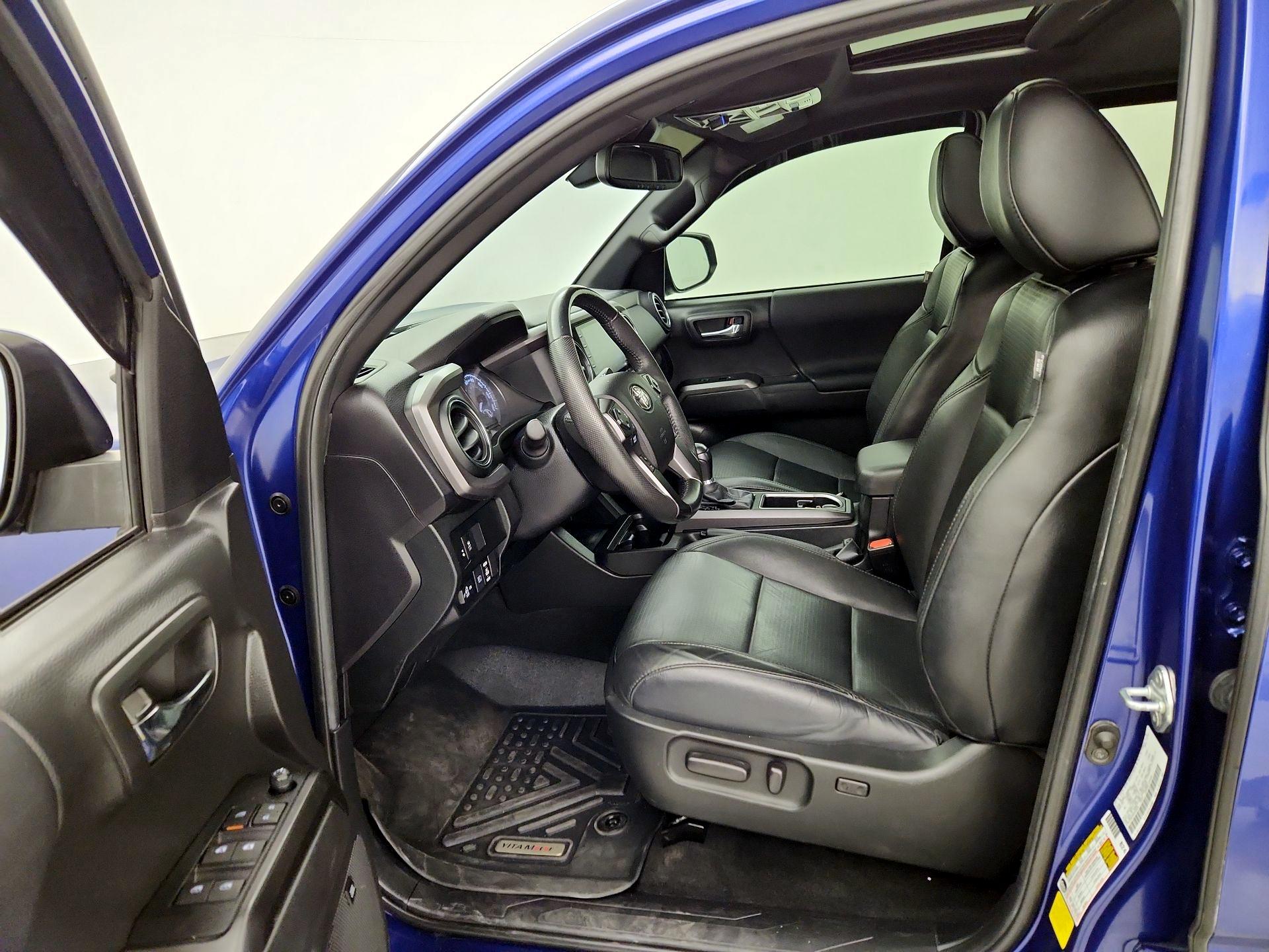 Thumbnail: 2022 Toyota Tacoma - 11