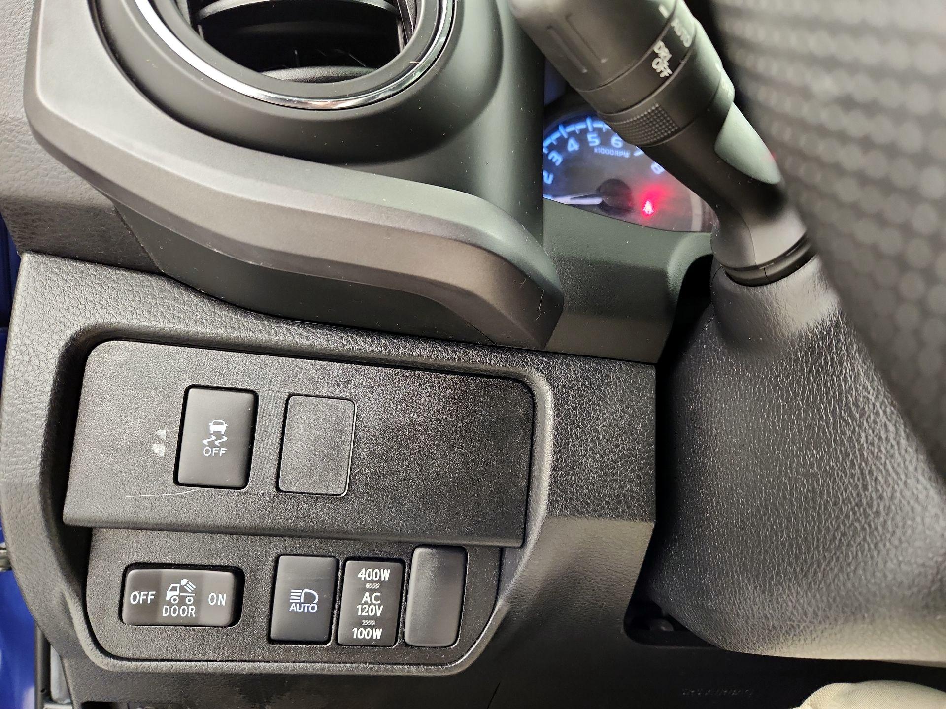 Thumbnail: 2022 Toyota Tacoma - 13