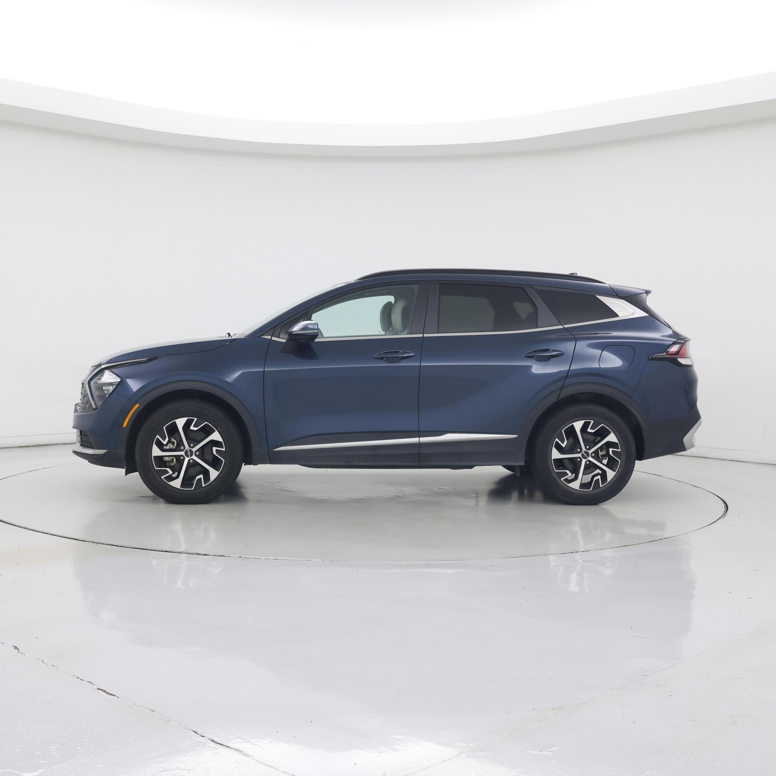 Thumbnail: 2023 Kia Sportage - 3