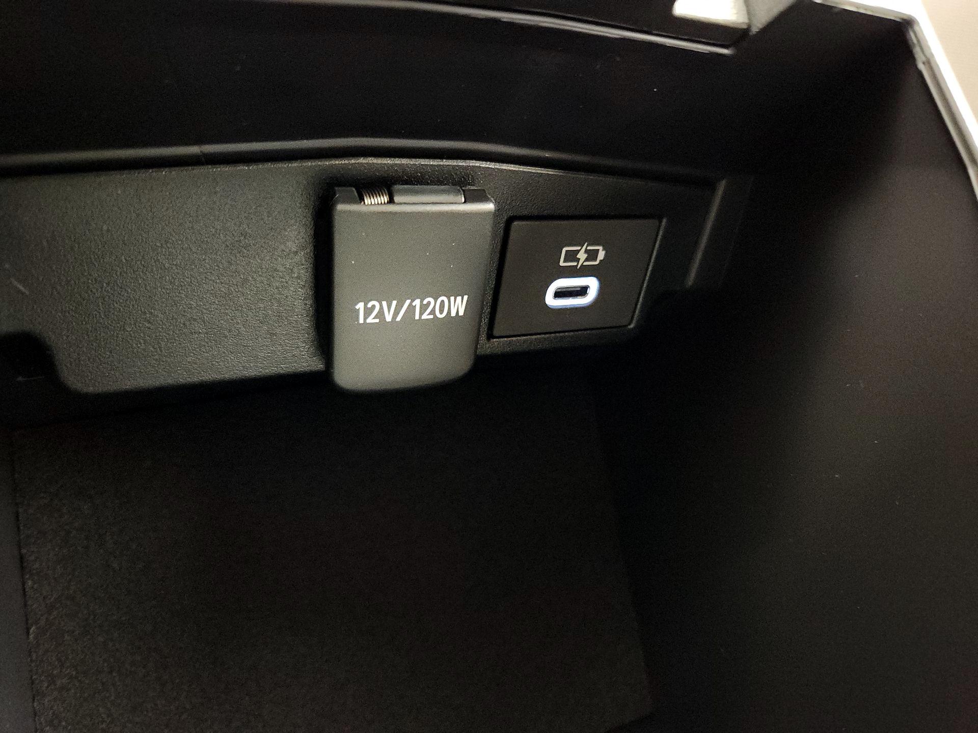 Thumbnail: 2025 Toyota Corolla - 18