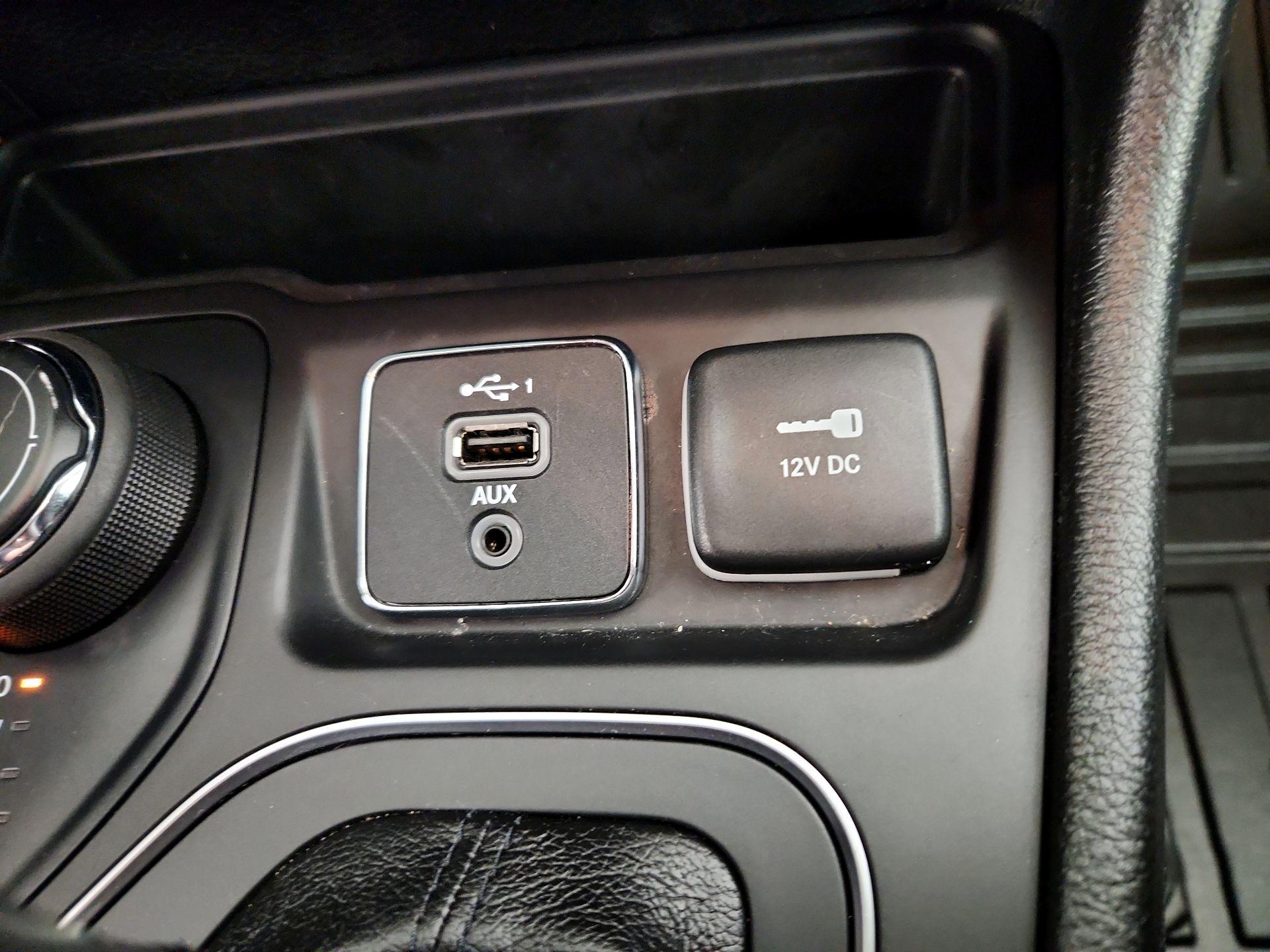 Thumbnail: 2022 Jeep Cherokee - 18