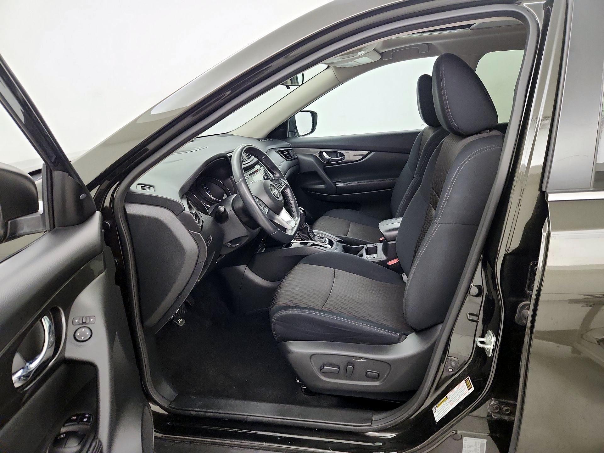 Thumbnail: 2017 Nissan Rogue - 11