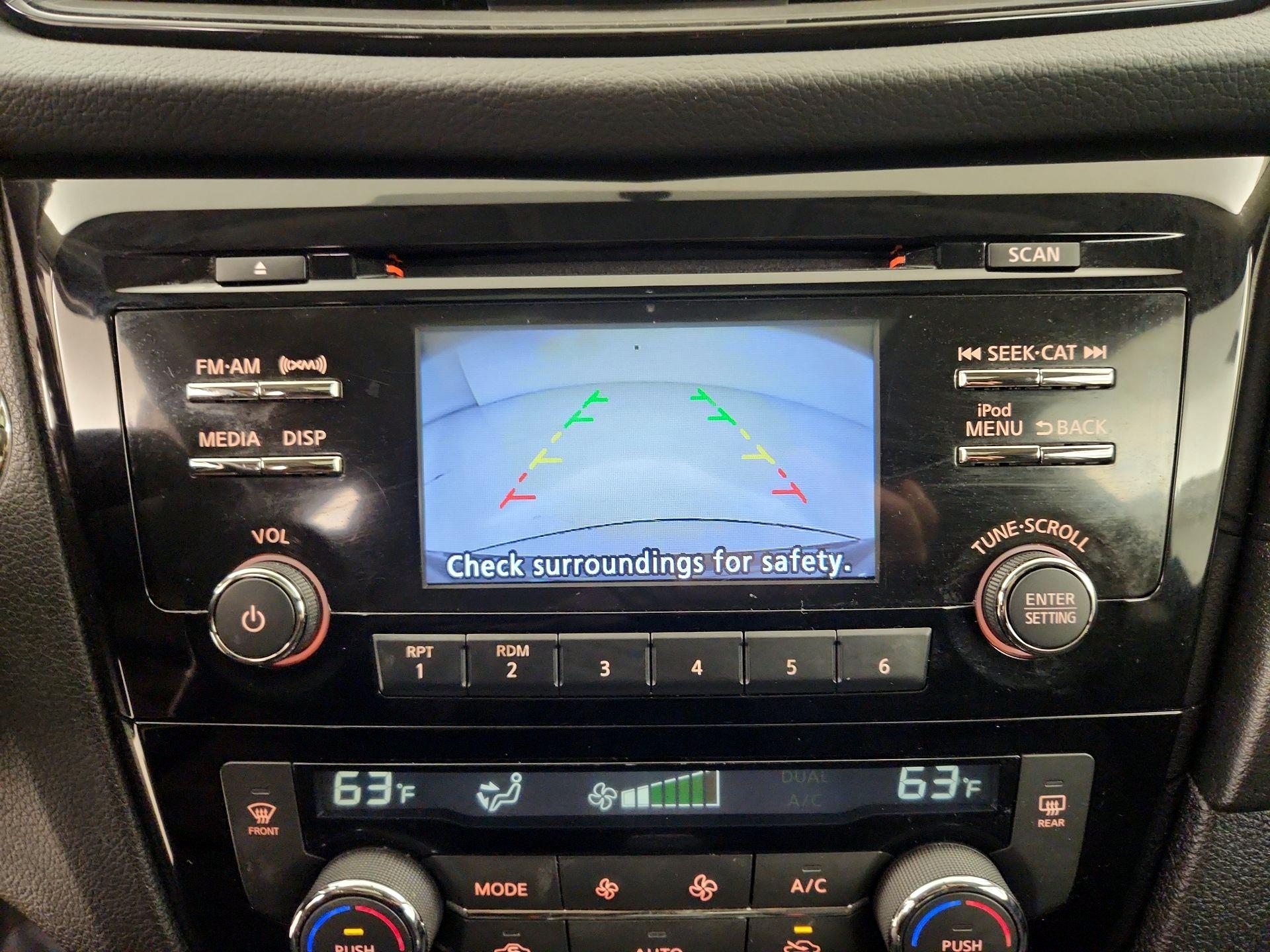 Thumbnail: 2017 Nissan Rogue - 14