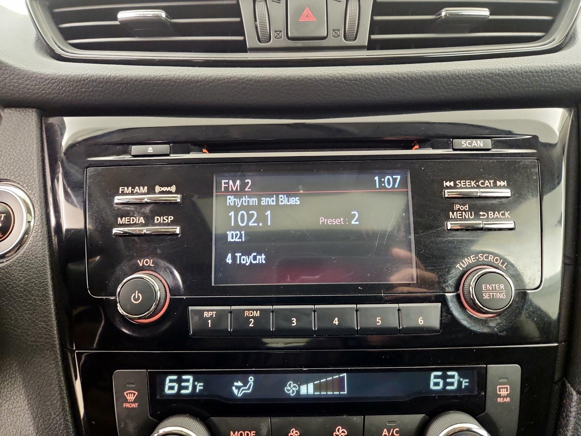 Thumbnail: 2017 Nissan Rogue - 15