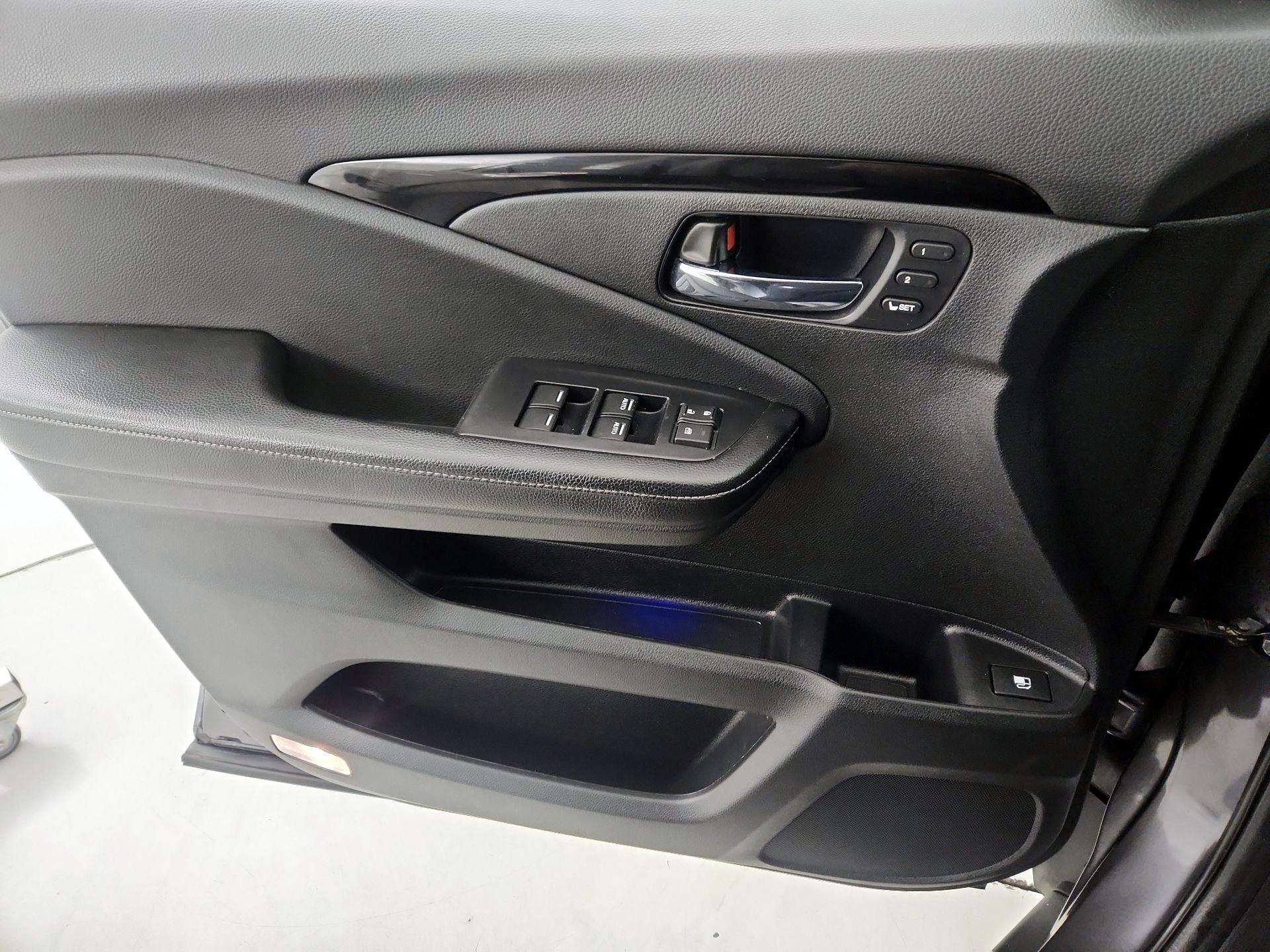 Thumbnail: 2019 Honda Ridgeline - 12