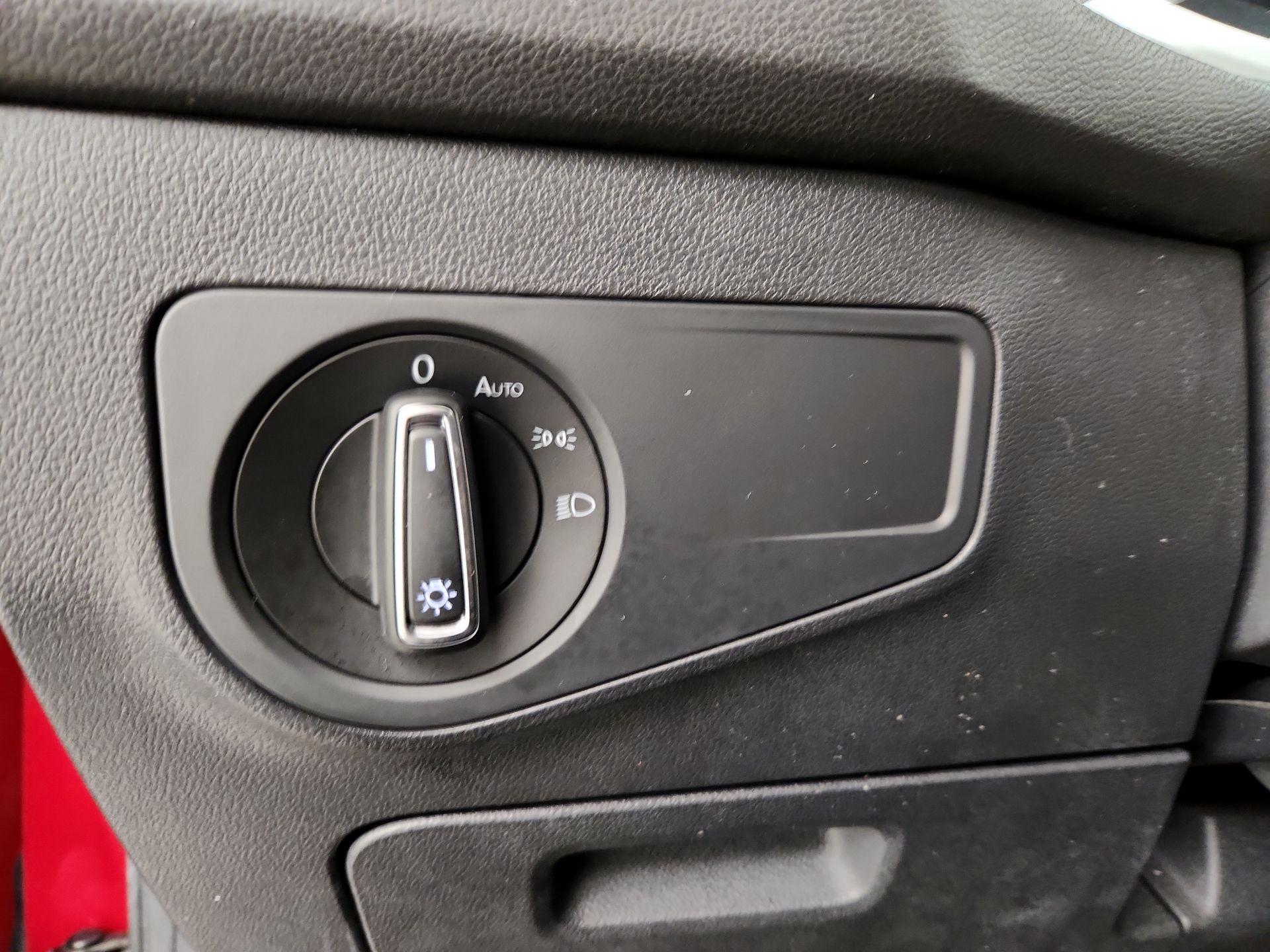 Thumbnail: 2019 Volkswagen Tiguan - 13