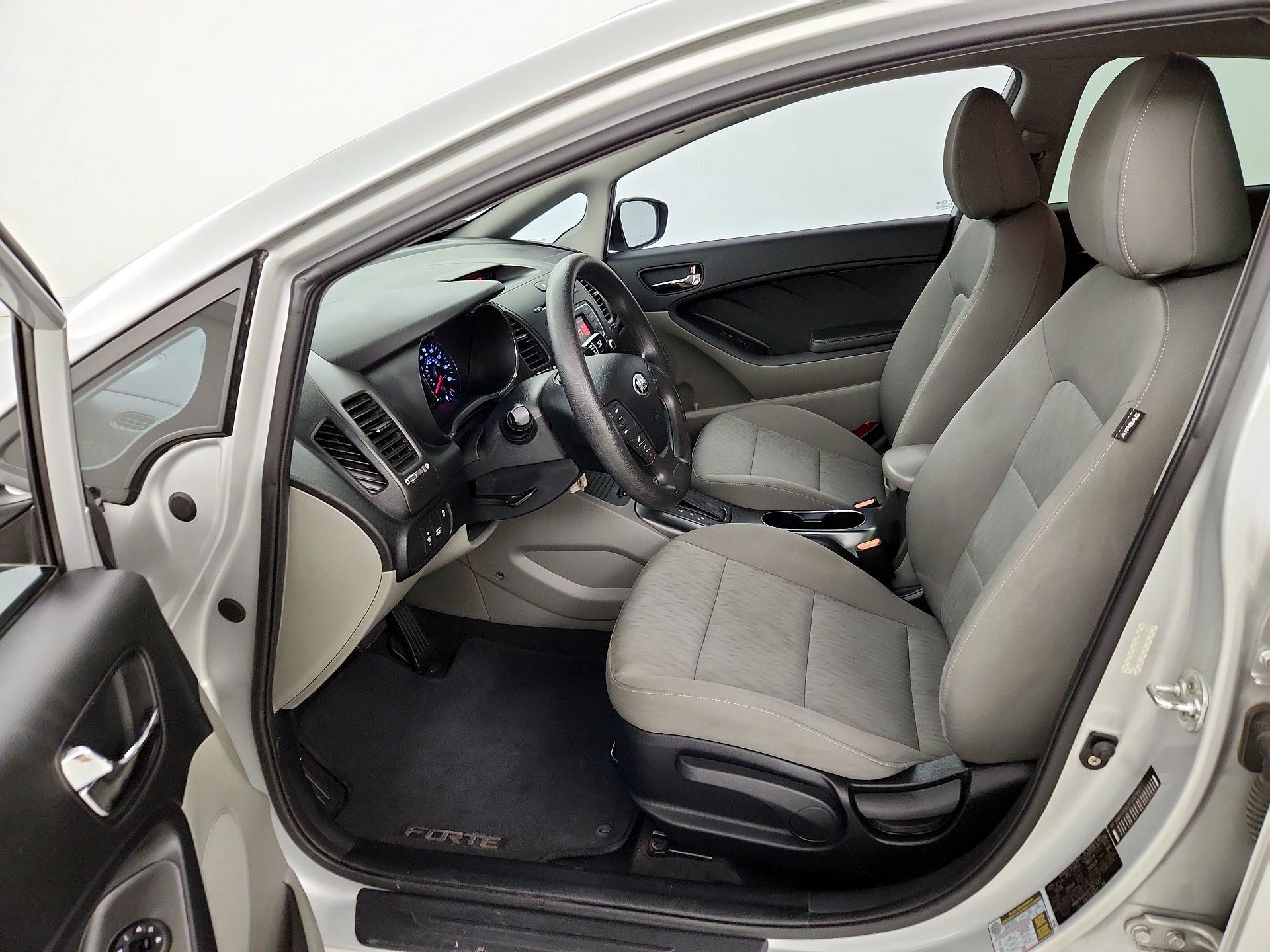 Thumbnail: 2015 Kia Forte - 11