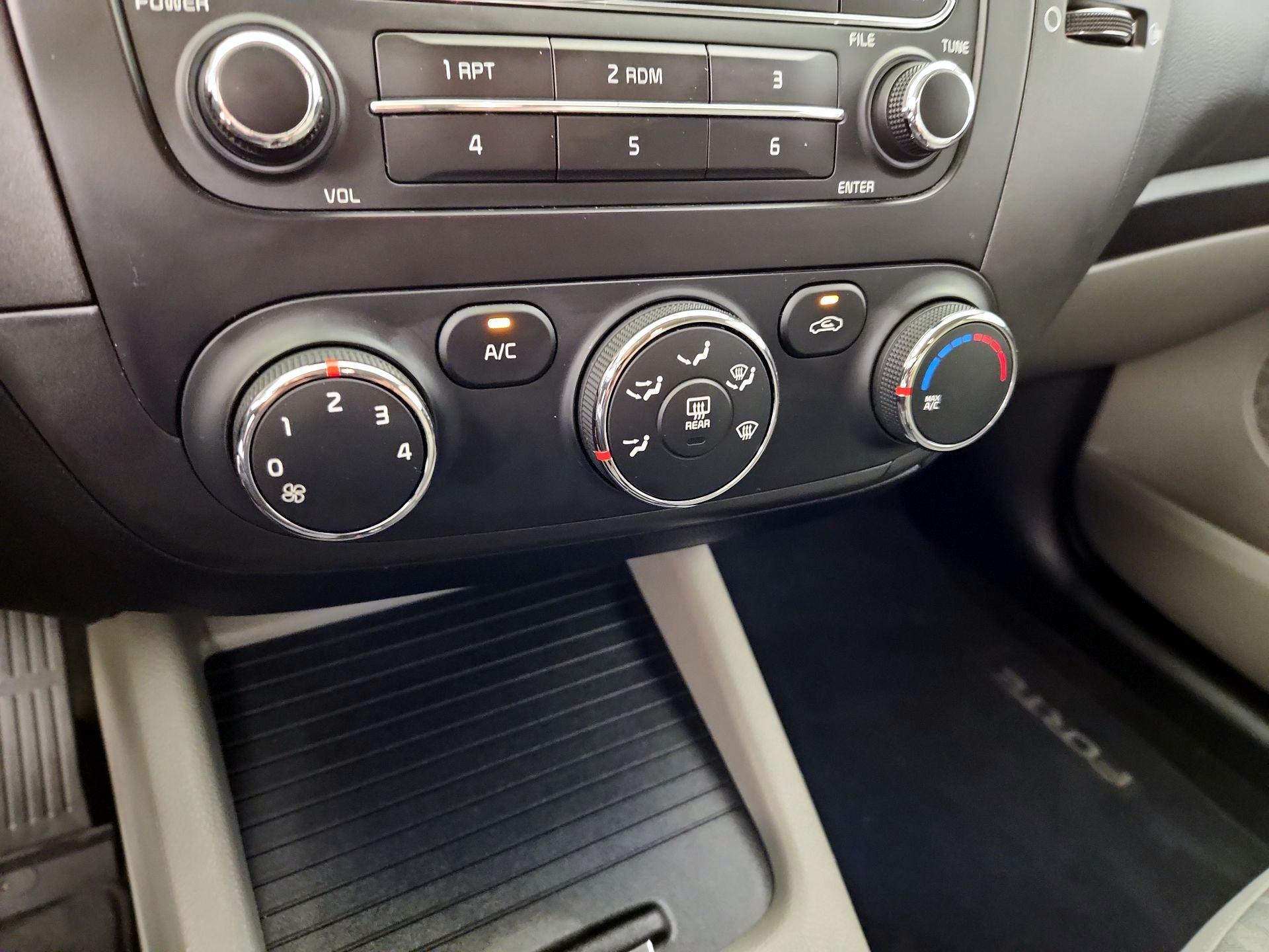 Thumbnail: 2015 Kia Forte - 15