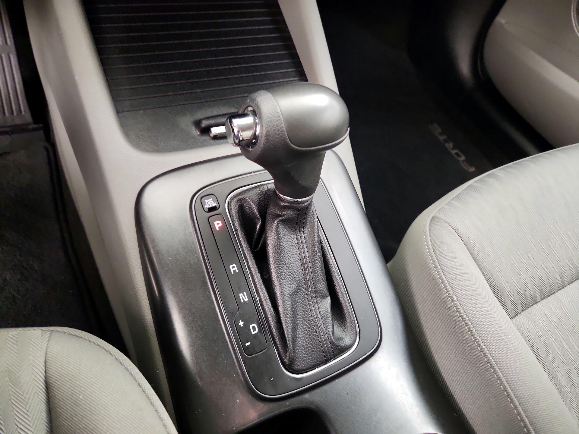 Thumbnail: 2015 Kia Forte - 16