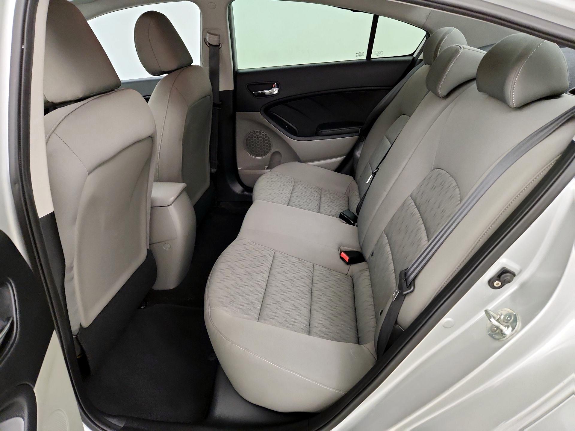 Thumbnail: 2015 Kia Forte - 18