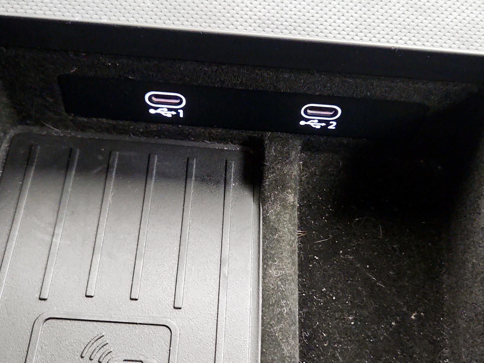 Thumbnail: 2021 Audi Q8 - 19