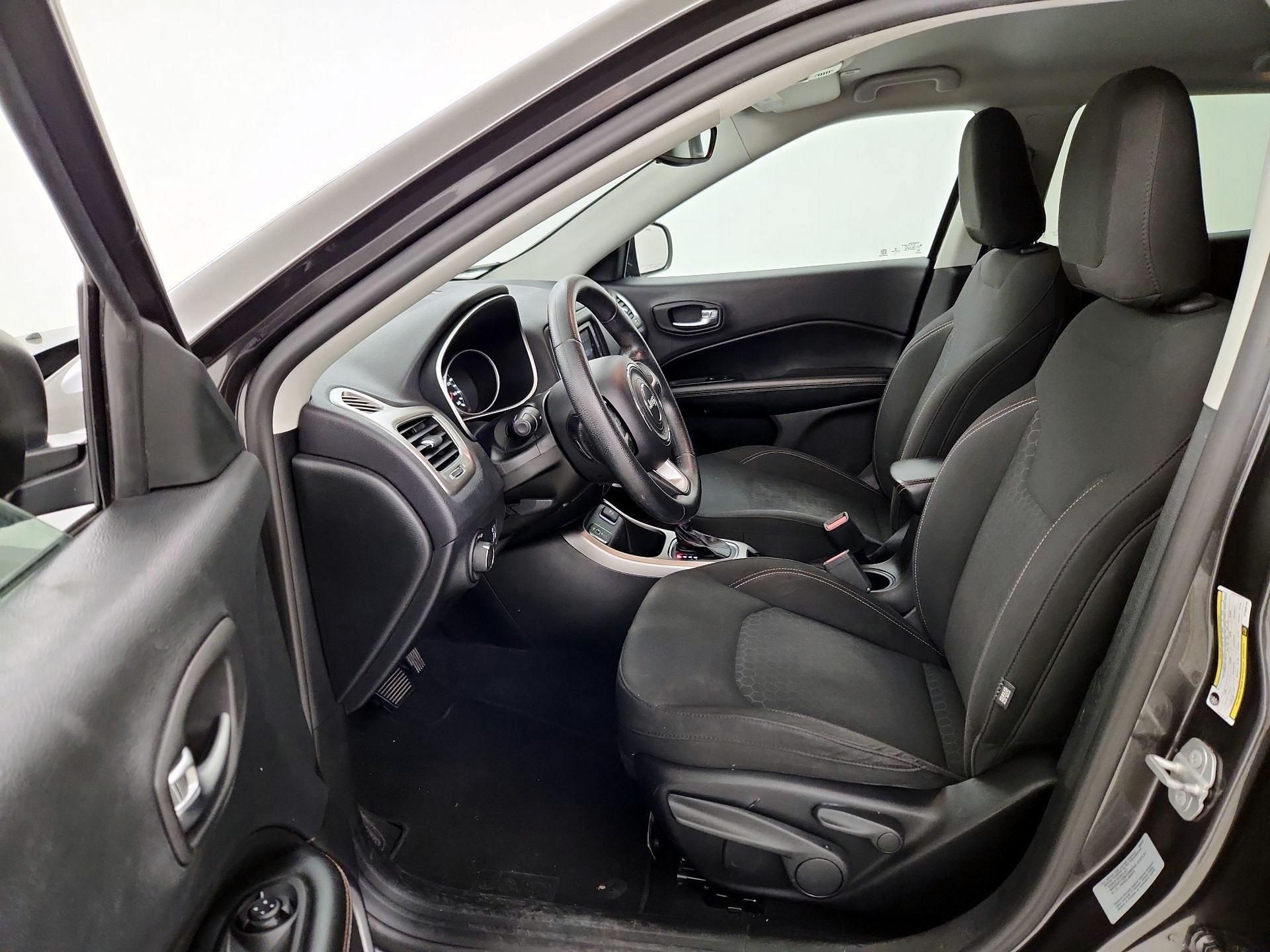 Thumbnail: 2017 Jeep Compass - 11