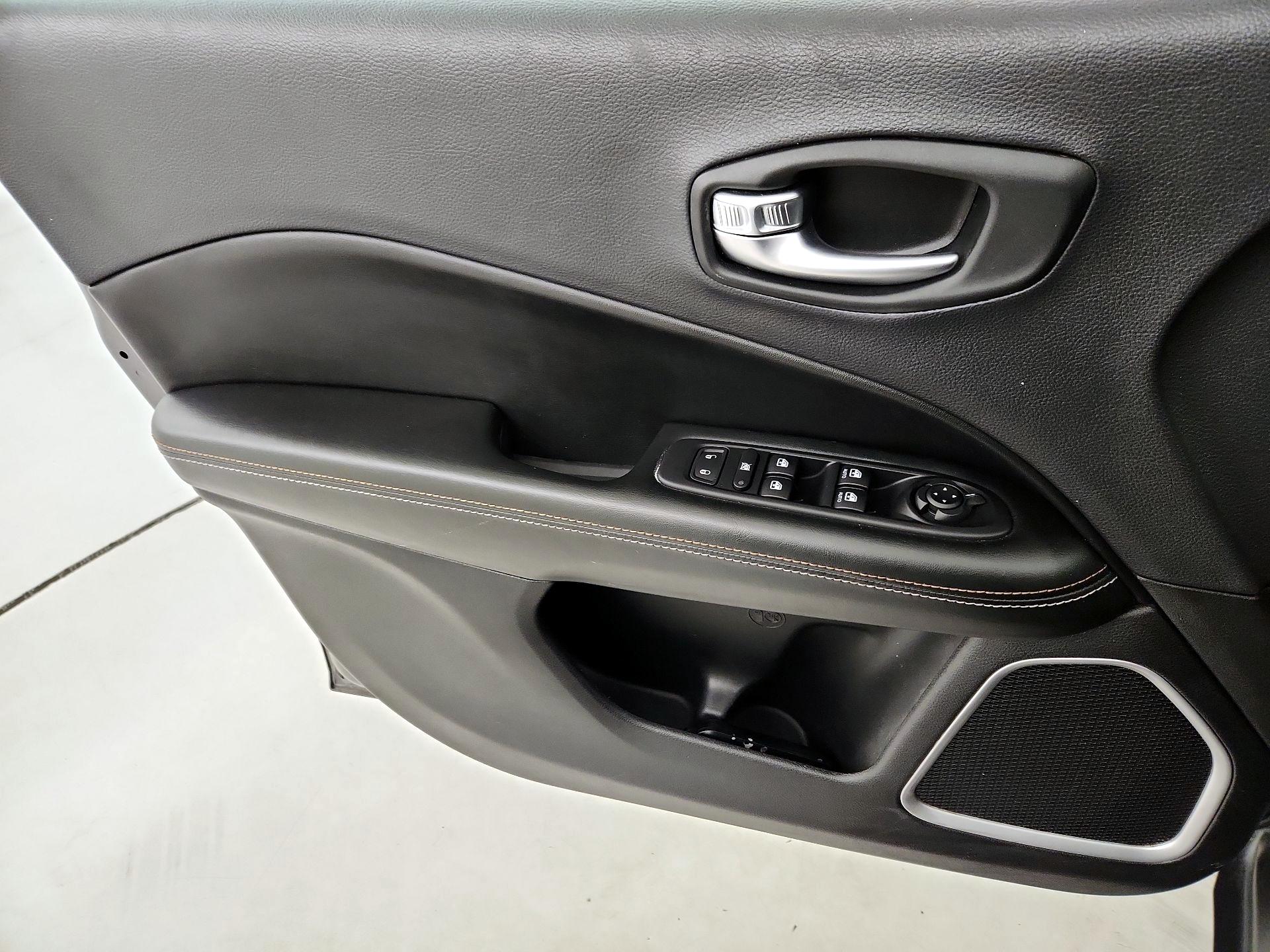 Thumbnail: 2017 Jeep Compass - 12