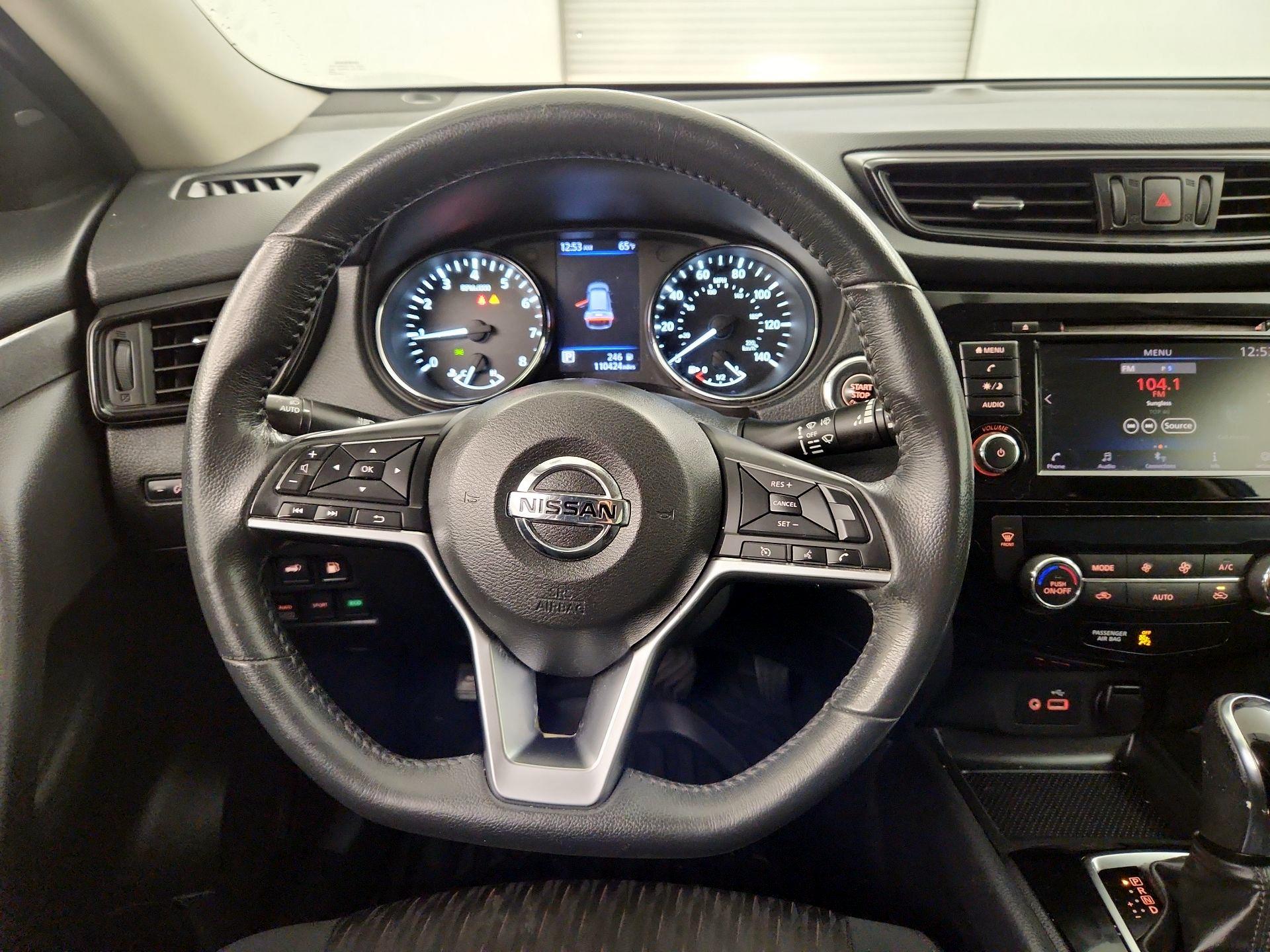 Thumbnail: 2018 Nissan Rogue - 10