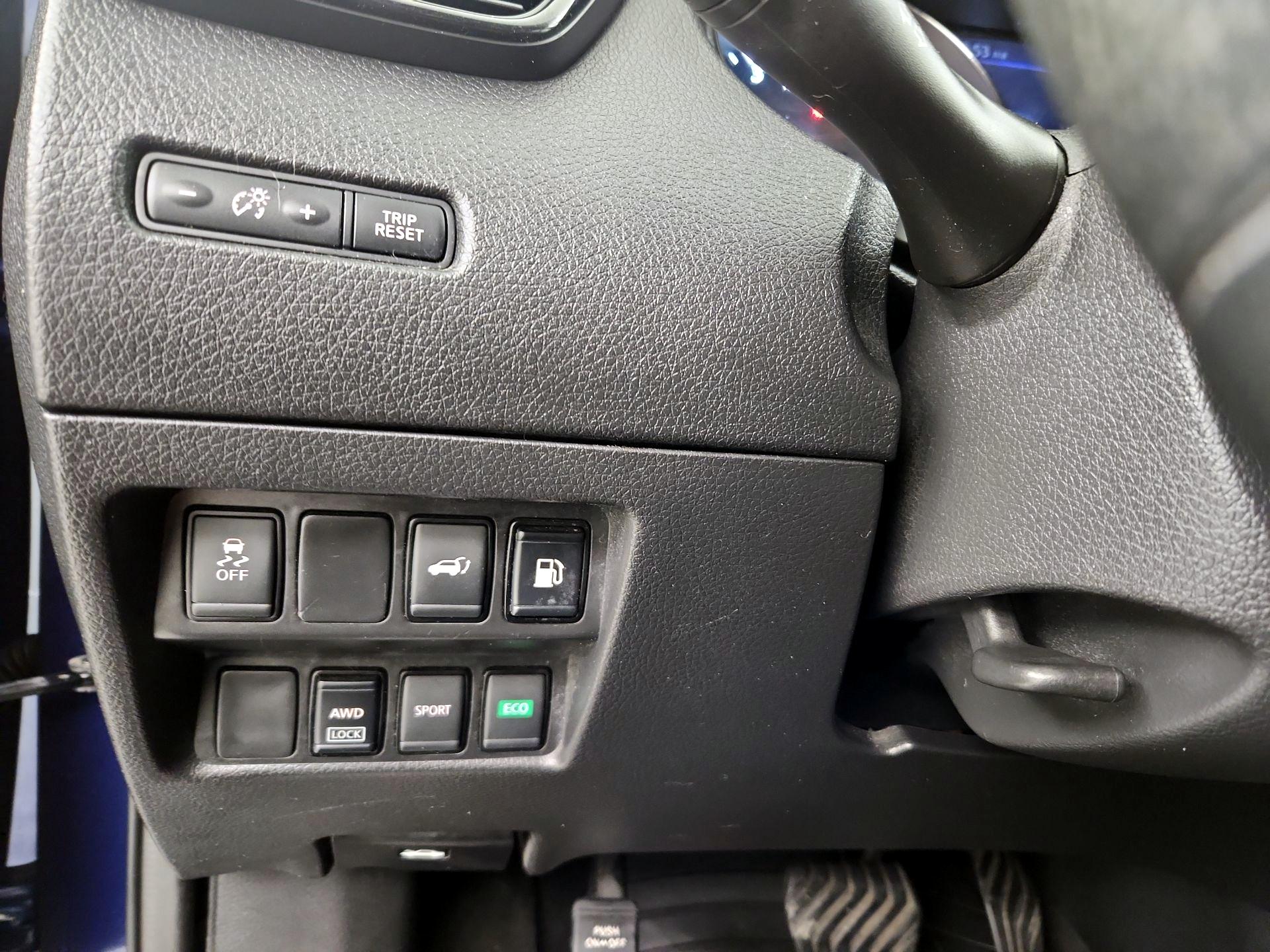 Thumbnail: 2018 Nissan Rogue - 13