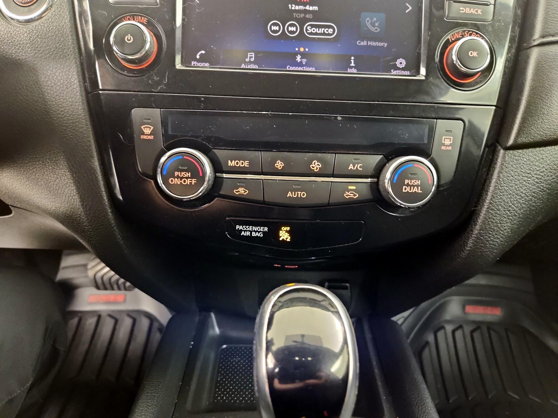 Thumbnail: 2018 Nissan Rogue - 16