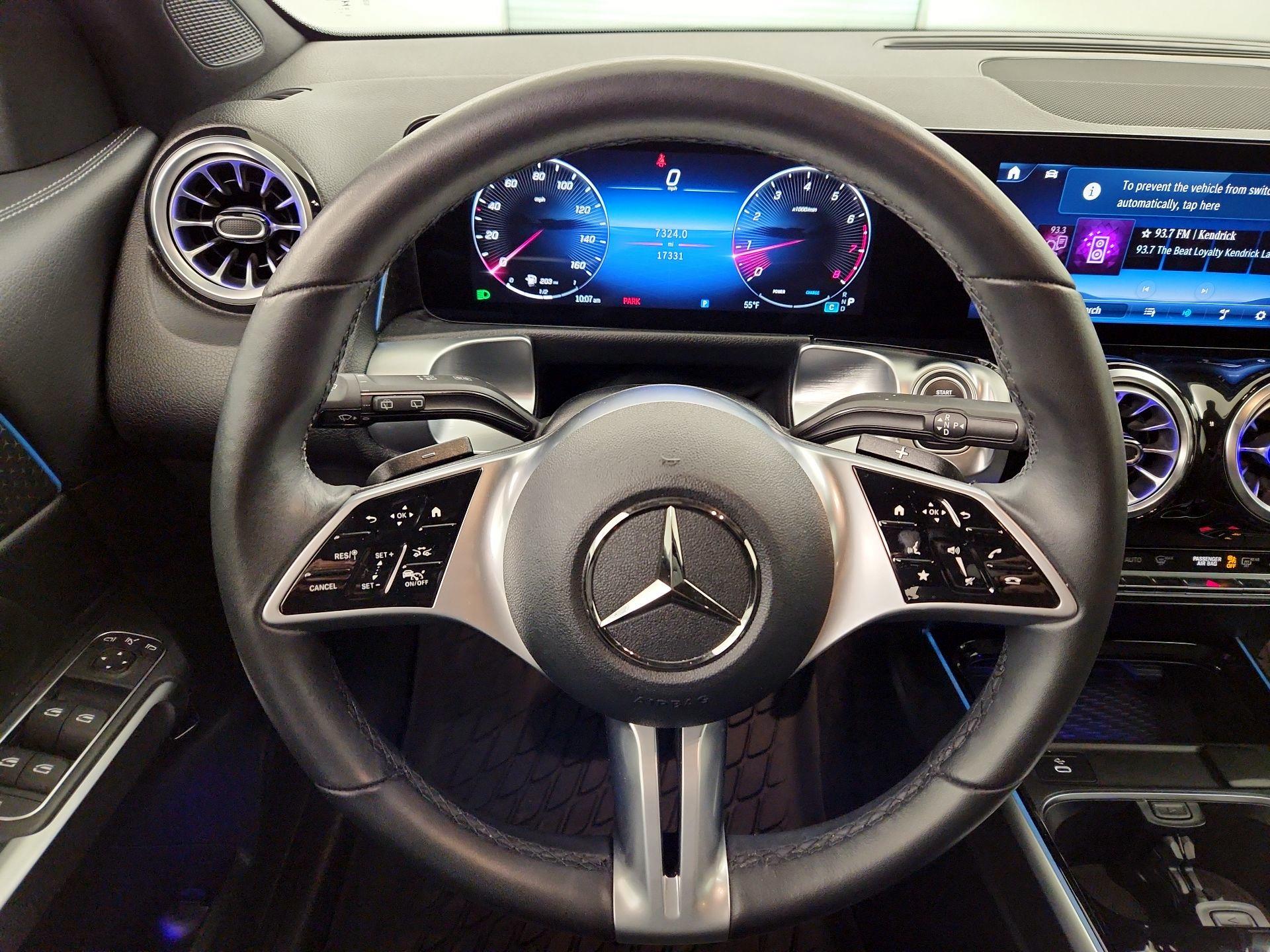 Thumbnail: 2024 Mercedes-Benz GLB - 10