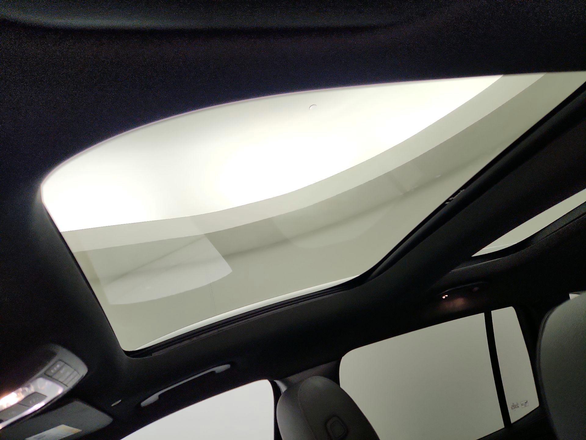 Thumbnail: 2024 Mercedes-Benz GLB - 19