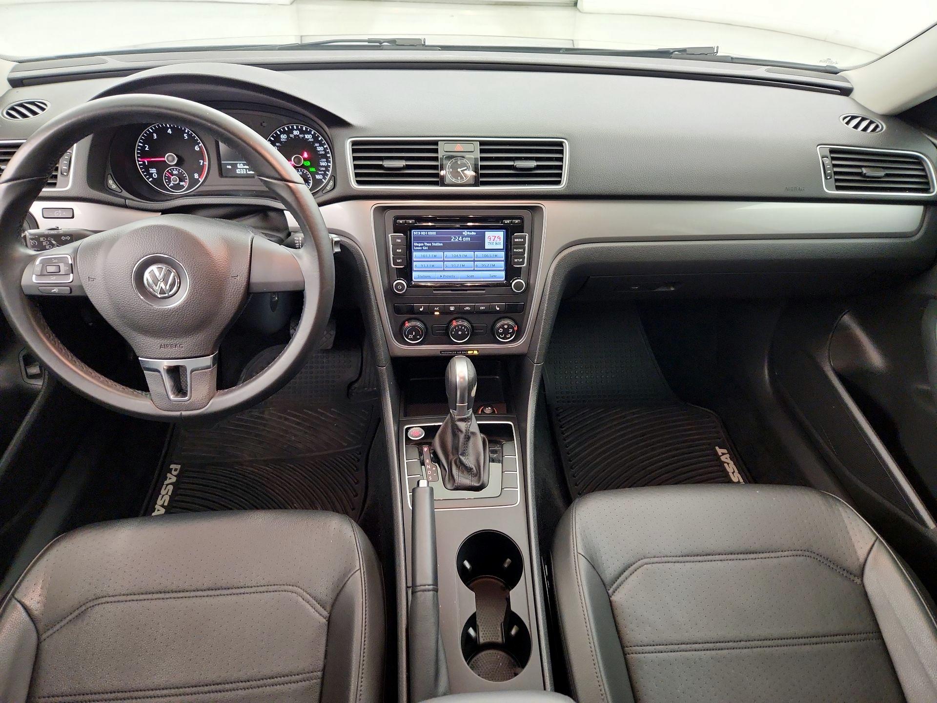 Thumbnail: 2015 Volkswagen Passat - 9