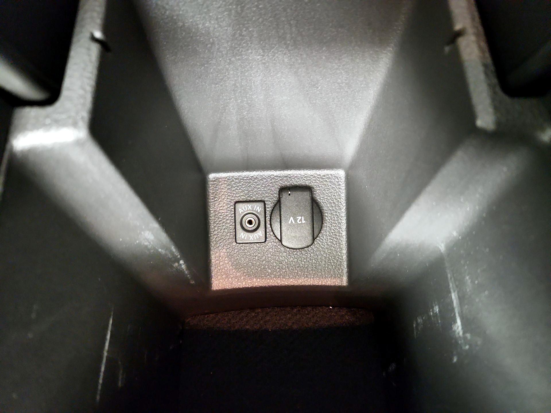 Thumbnail: 2015 Volkswagen Passat - 18