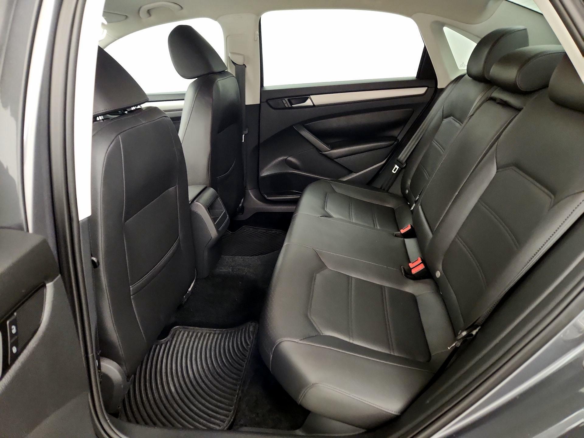 Thumbnail: 2015 Volkswagen Passat - 19