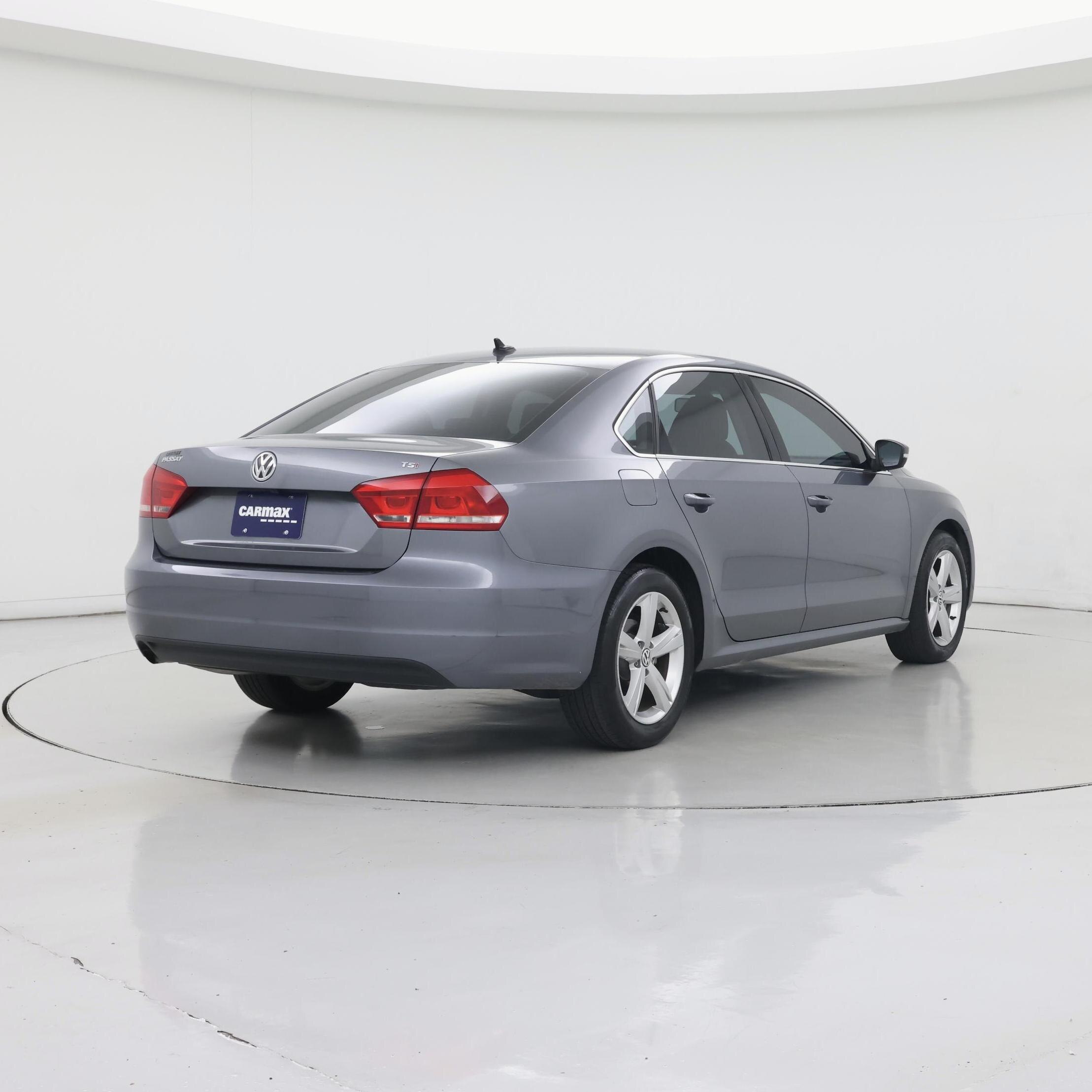 Thumbnail: 2015 Volkswagen Passat - 8