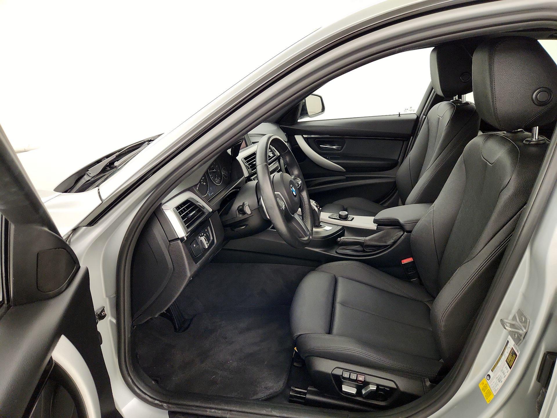 Thumbnail: 2018 BMW 3 Series - 11