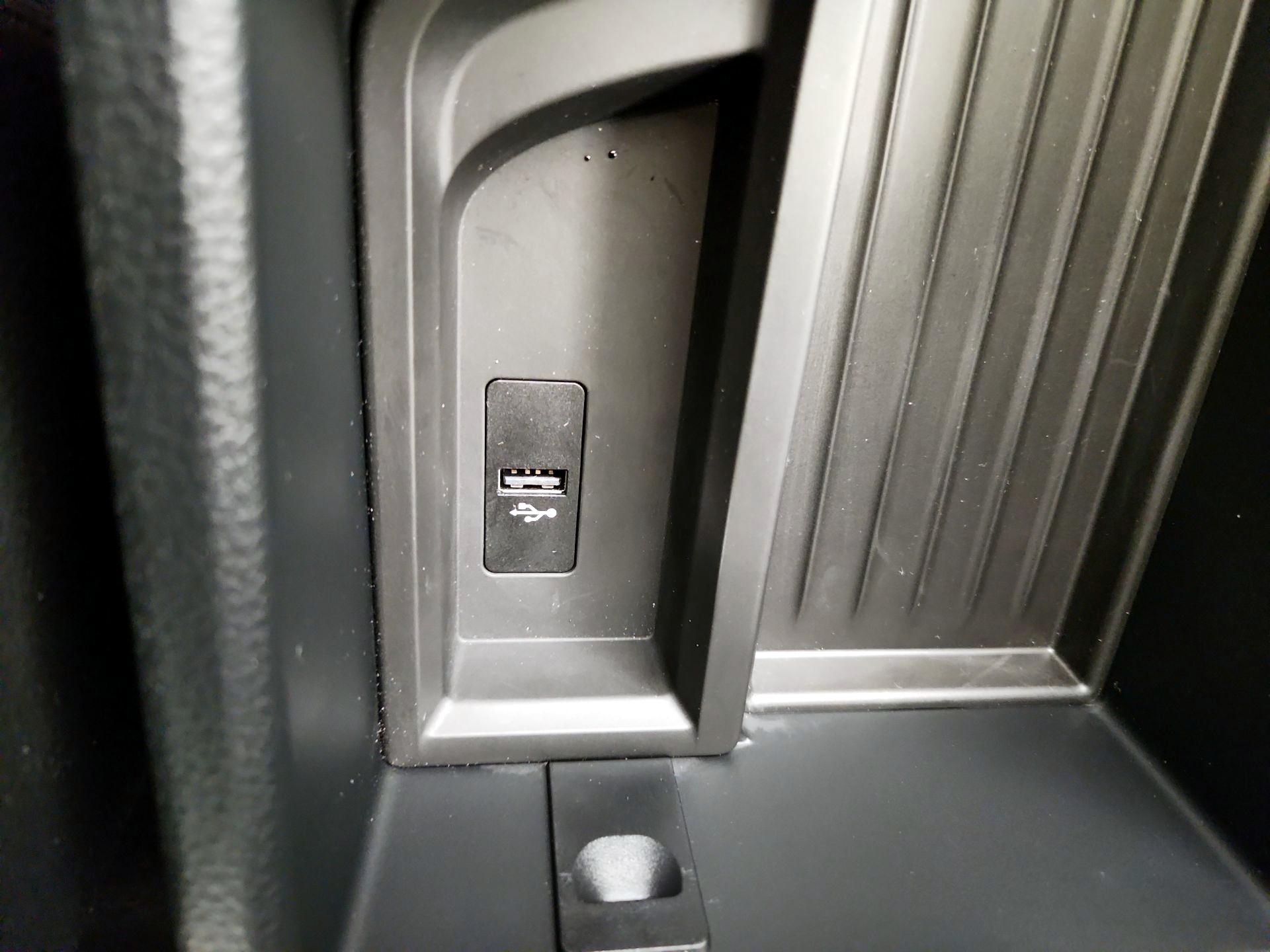 Thumbnail: 2018 BMW 3 Series - 18