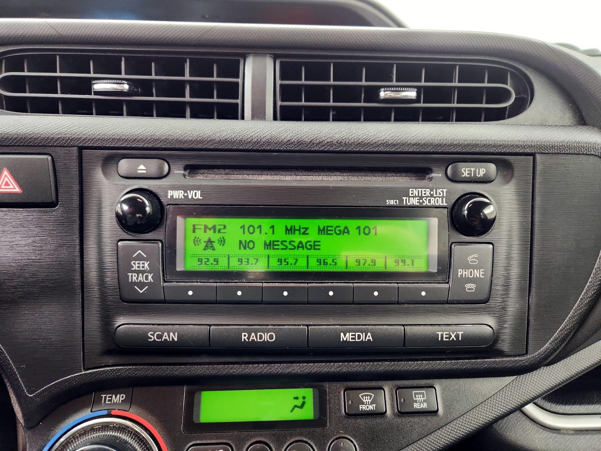 Thumbnail: 2014 Toyota Prius c - 14