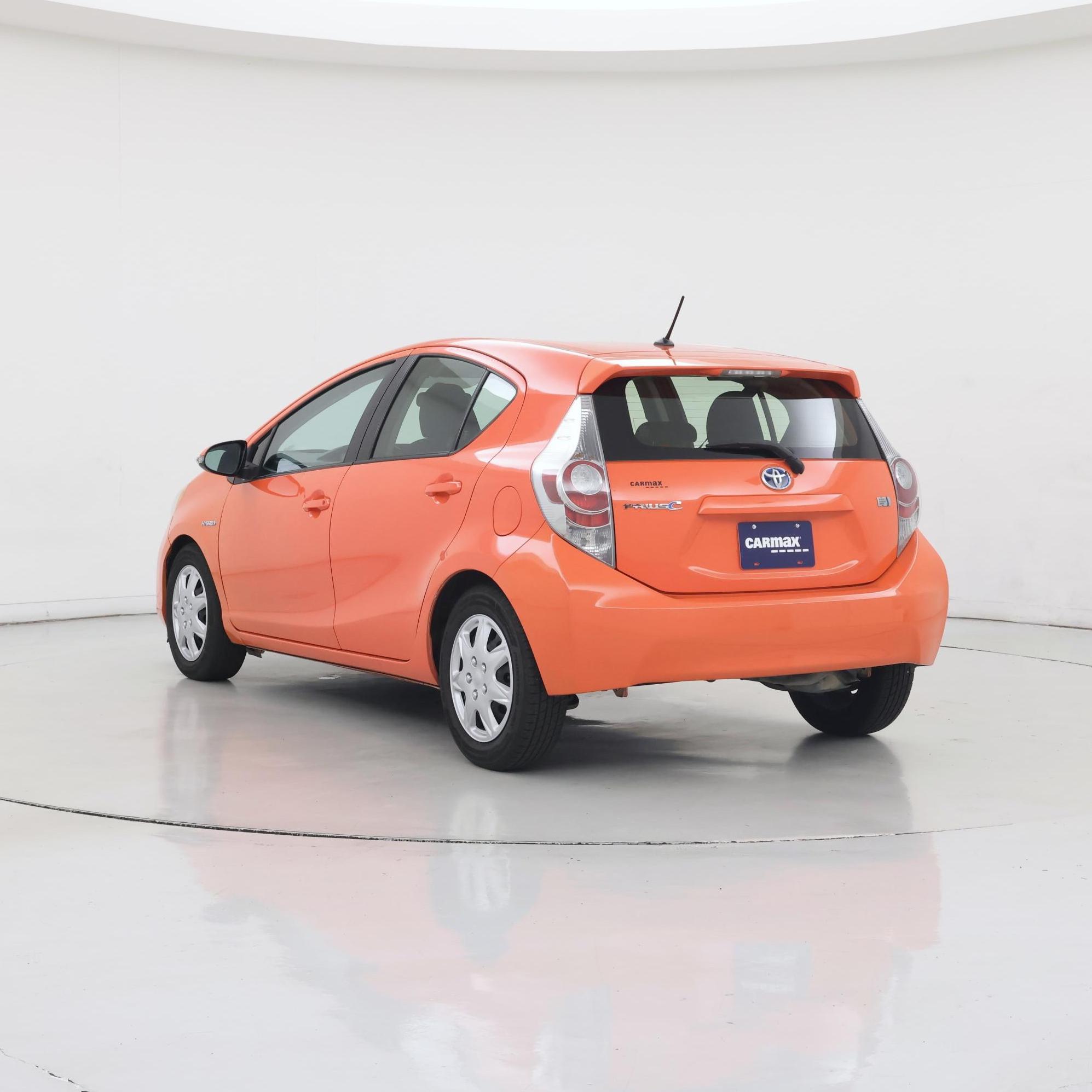 Thumbnail: 2014 Toyota Prius c - 2