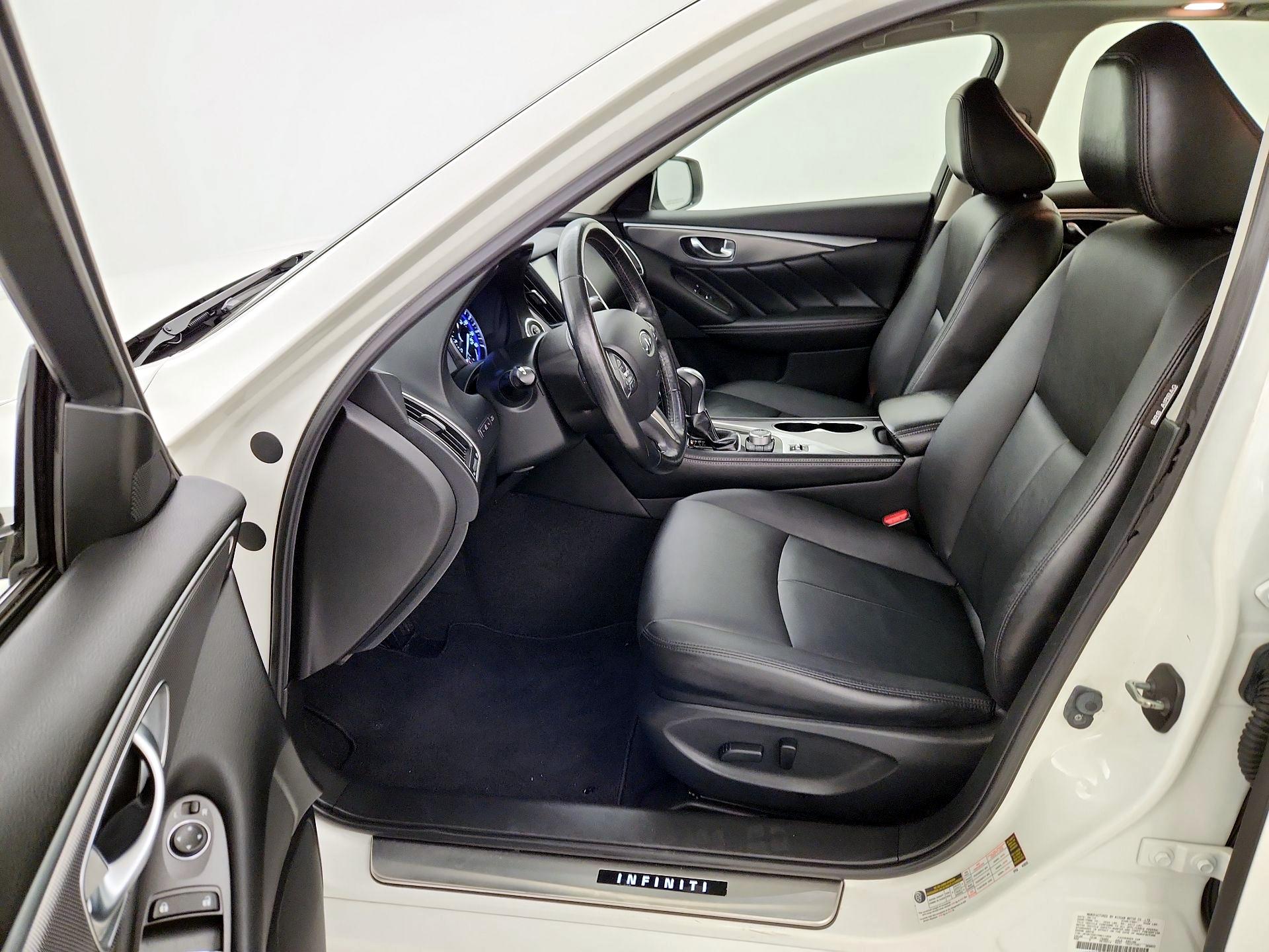 Thumbnail: 2015 INFINITI Q50 - 11