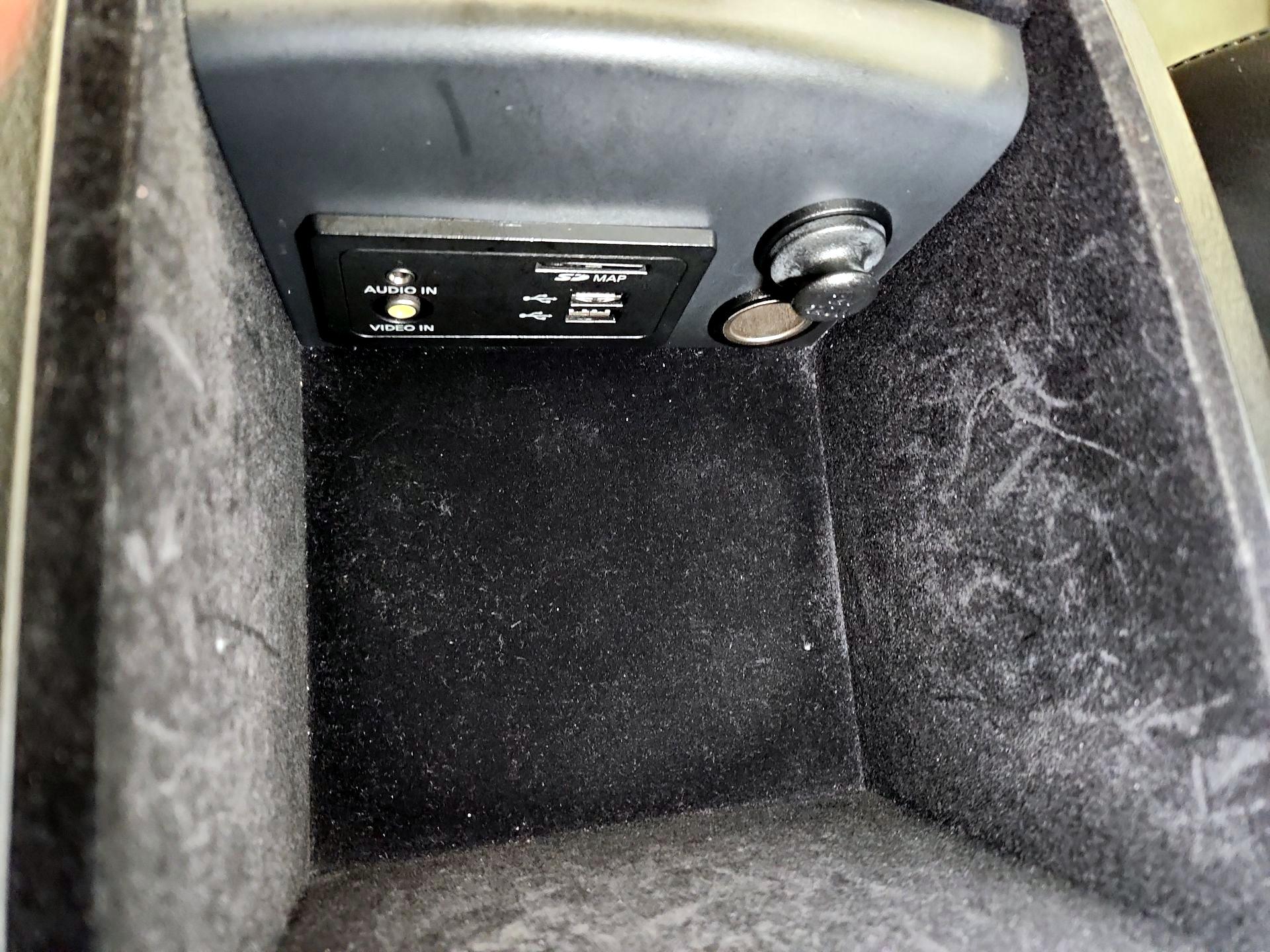 Thumbnail: 2015 INFINITI Q50 - 19