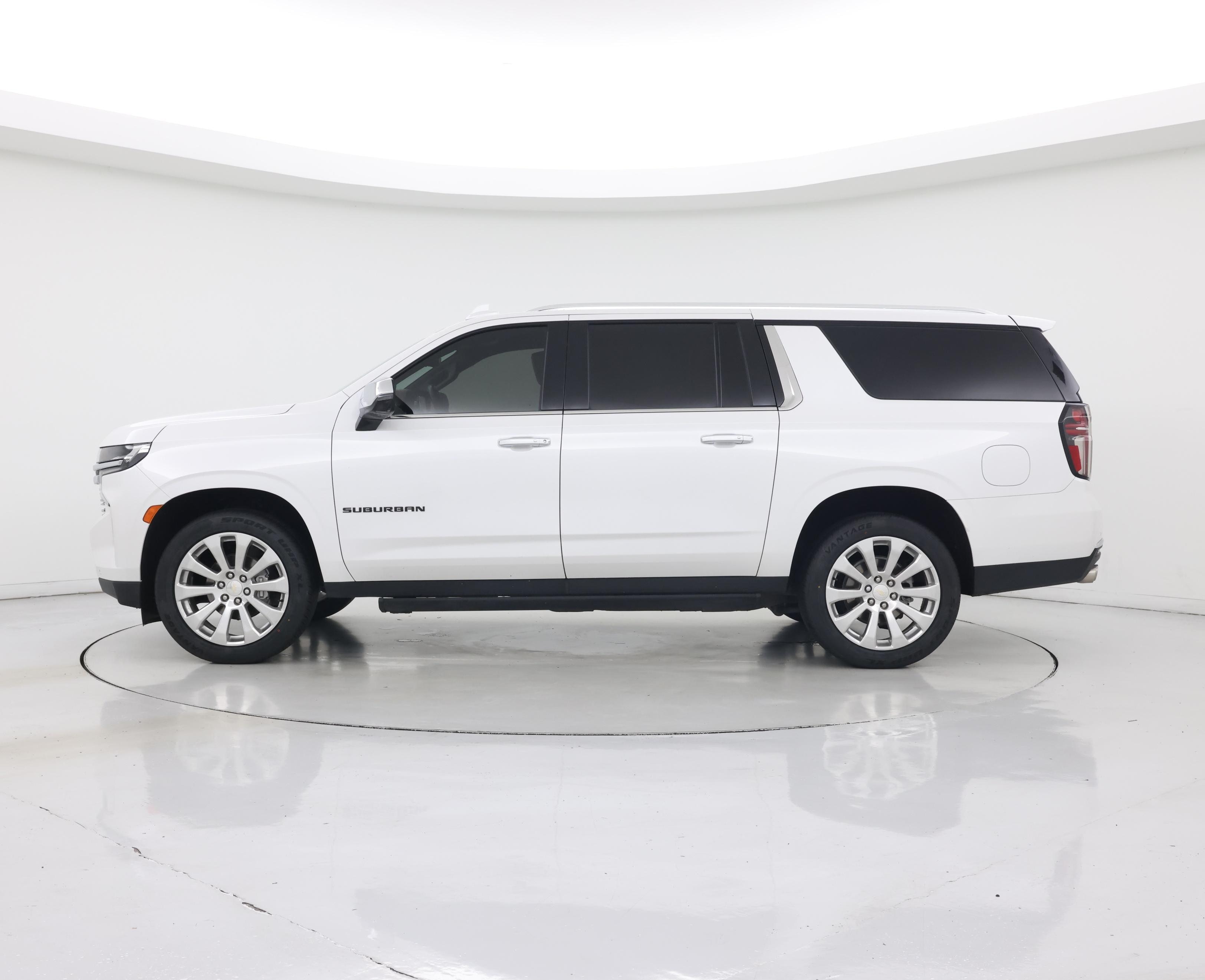 Thumbnail: 2024 Chevrolet Suburban - 3