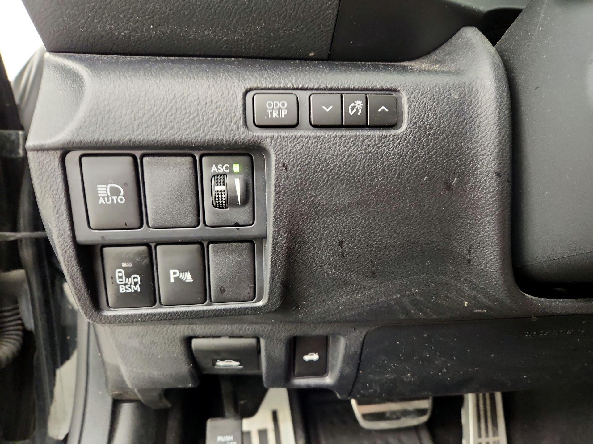 Thumbnail: 2020 Lexus RC - 13