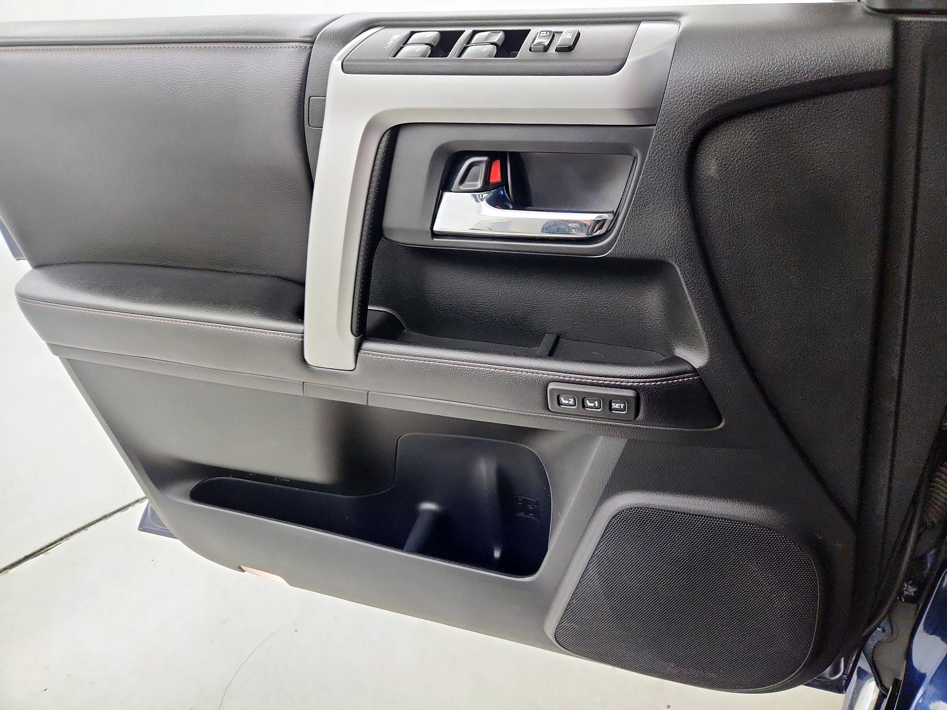 Thumbnail: 2018 Toyota 4Runner - 12