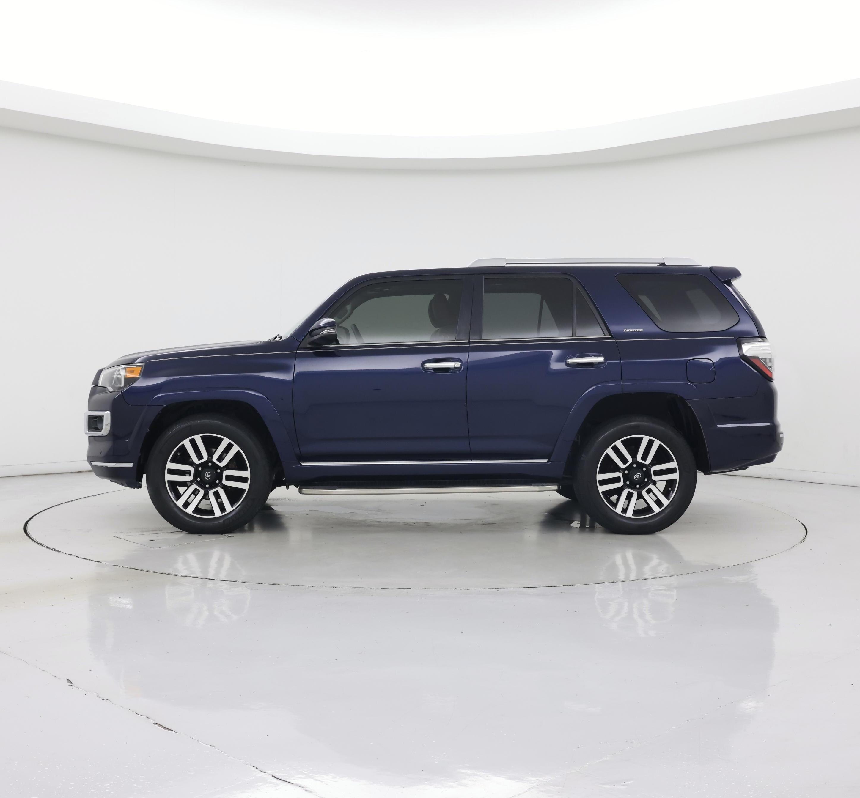 Thumbnail: 2018 Toyota 4Runner - 3