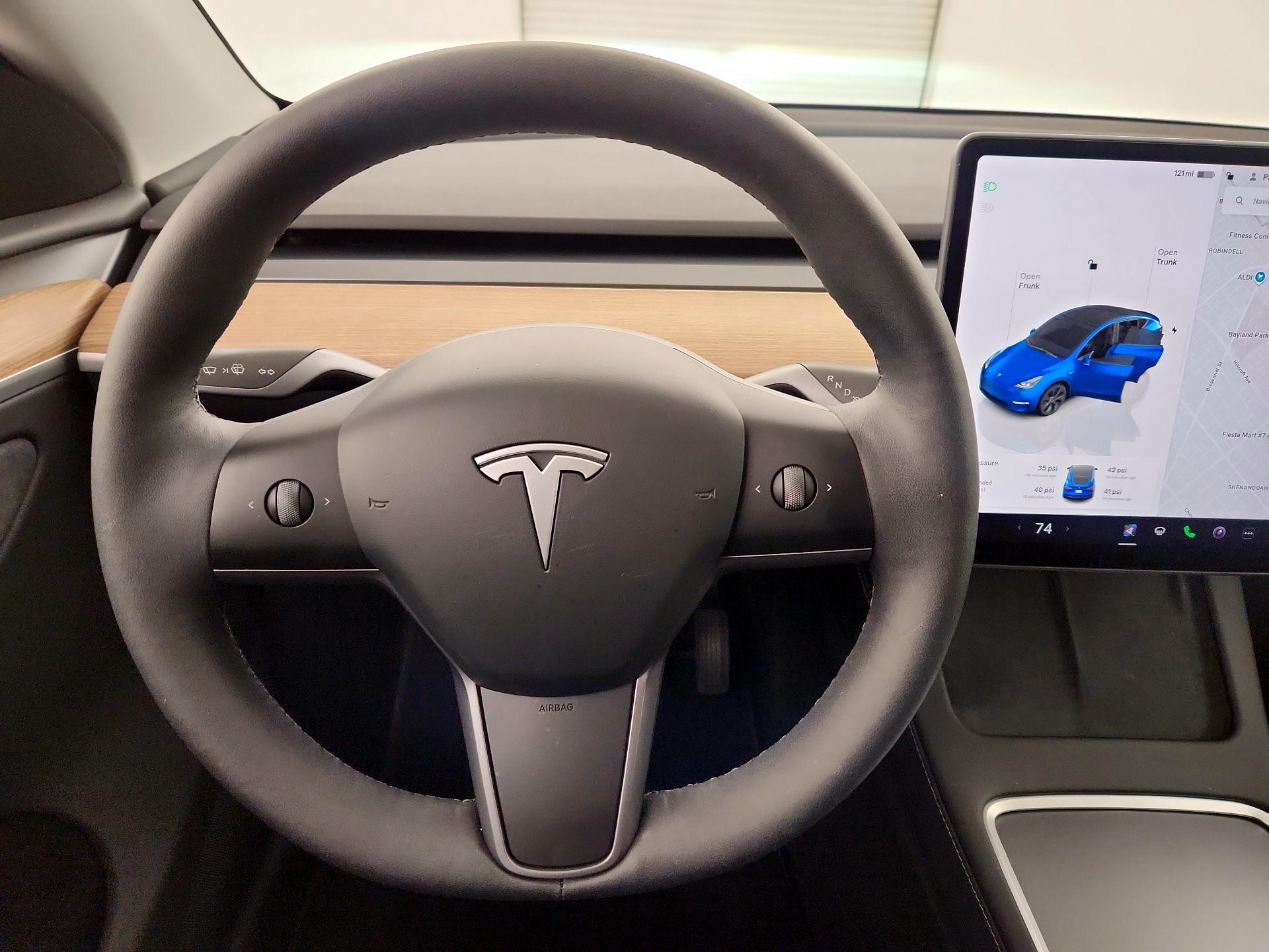 Thumbnail: 2025 Tesla Model Y - 10