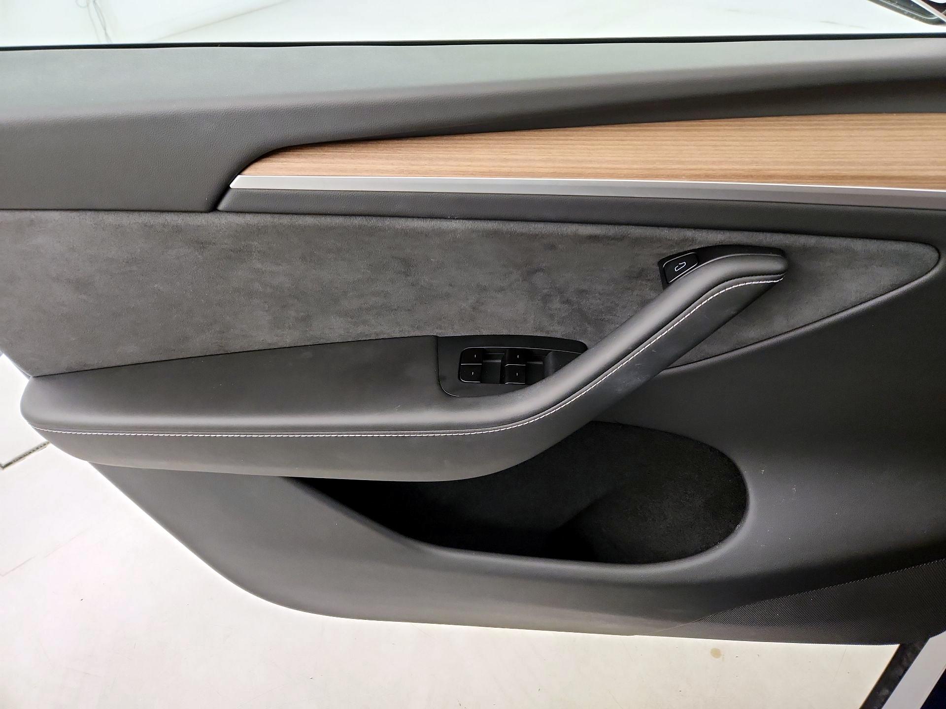 Thumbnail: 2025 Tesla Model Y - 12