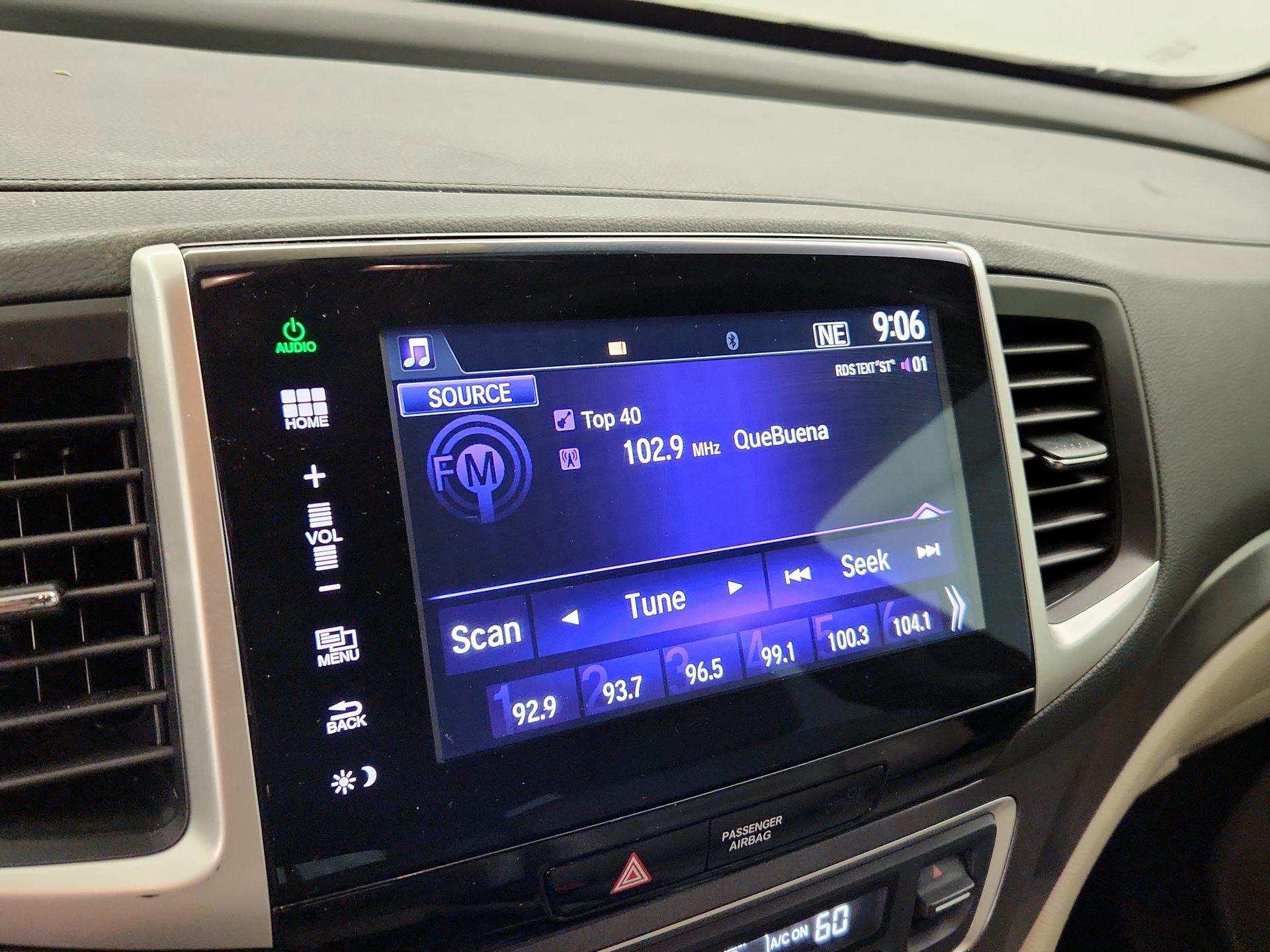 Thumbnail: 2016 Honda Pilot - 15