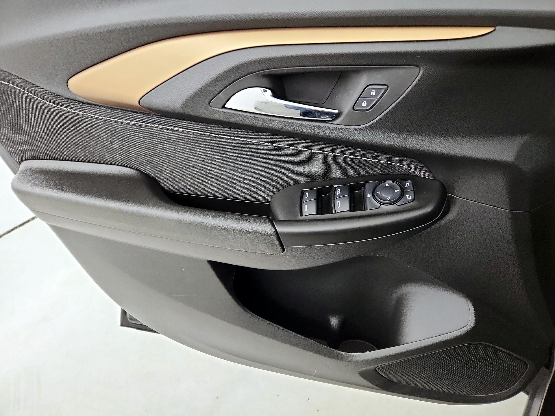 Thumbnail: 2023 Chevrolet TrailBlazer - 12